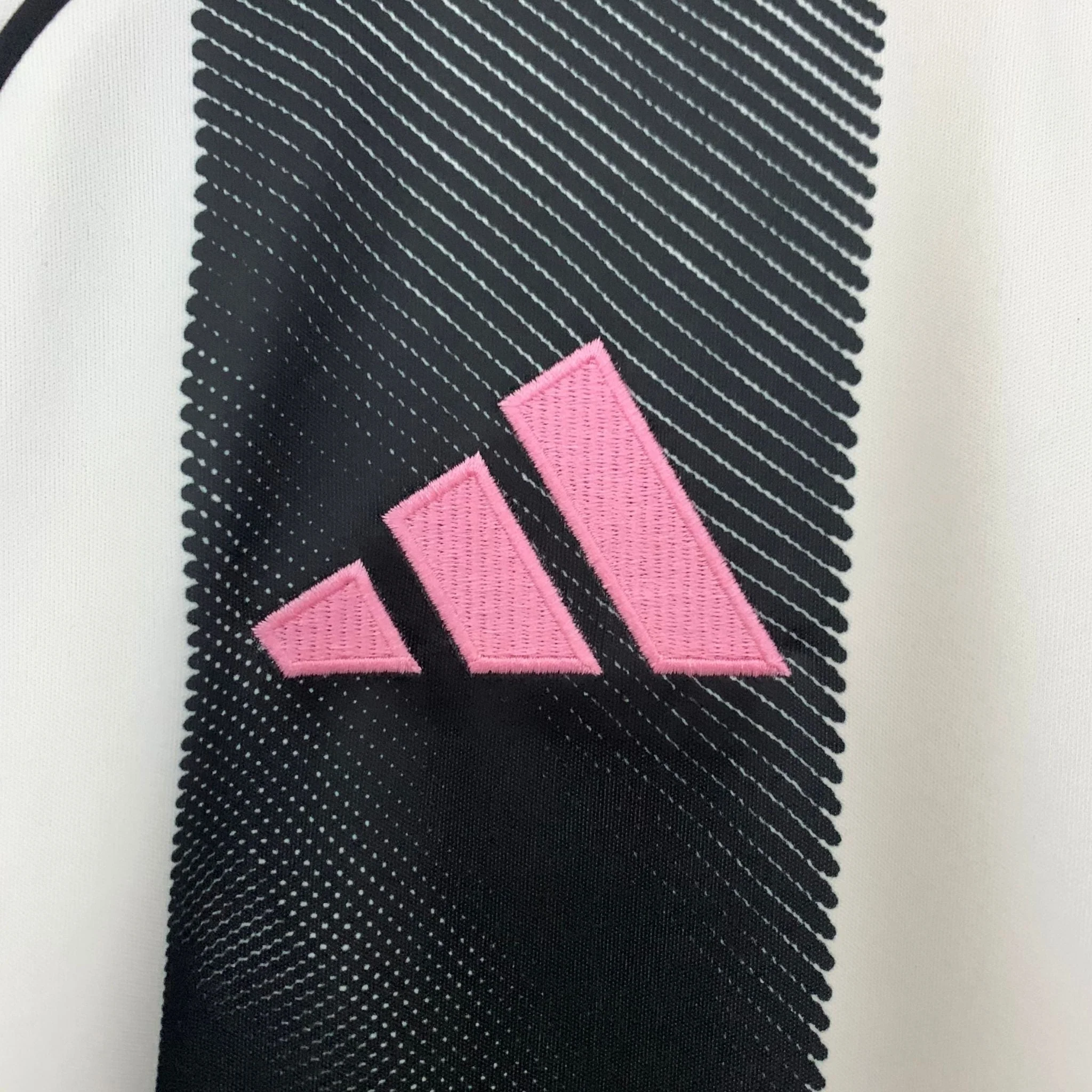 25/26 Juventus Home Kit