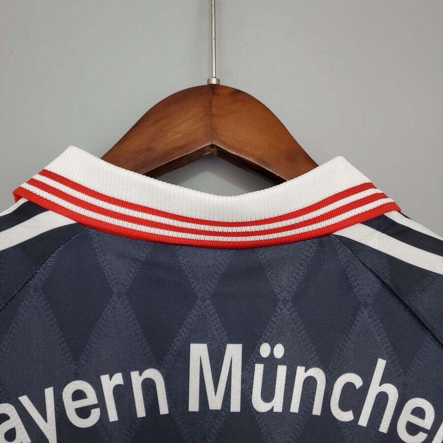Bayern Munich 1997/99 Home Football Shirt – Retro Collar