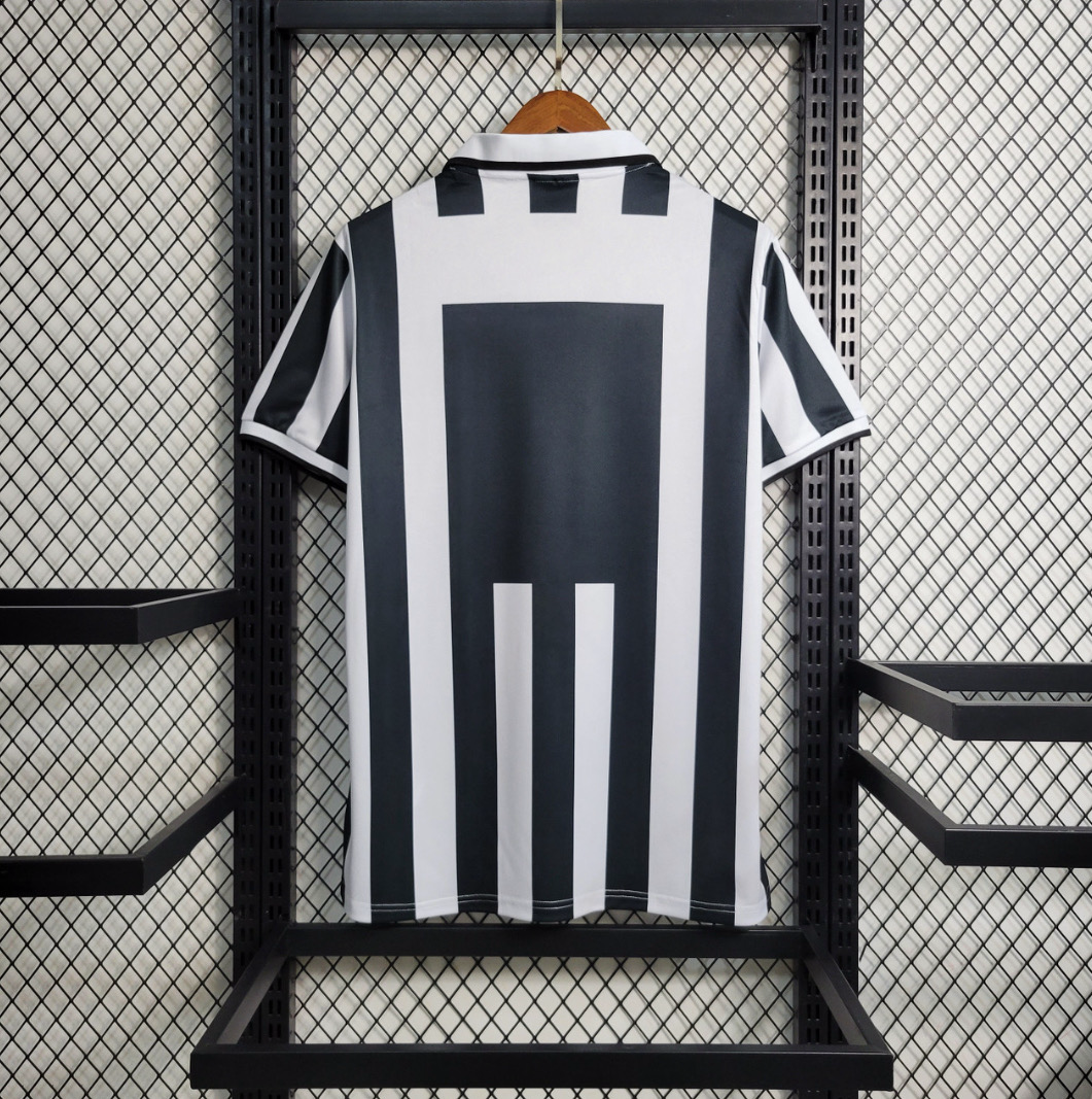Juventus 1995-97 home kit