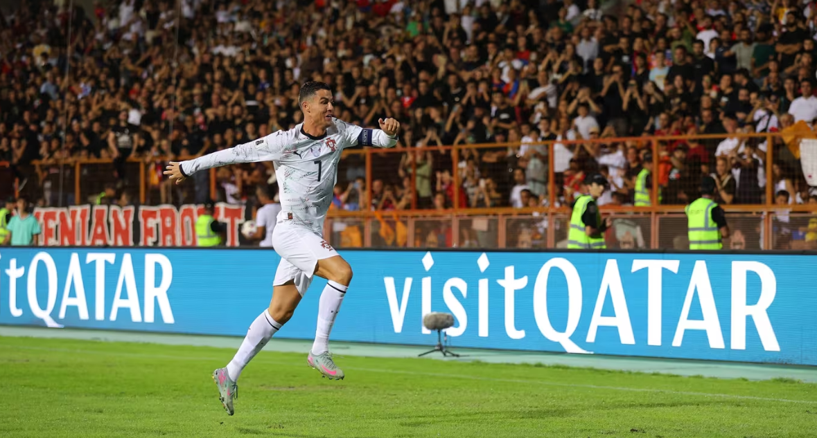 Ronaldo closes in on Ruiz as Austria and England win