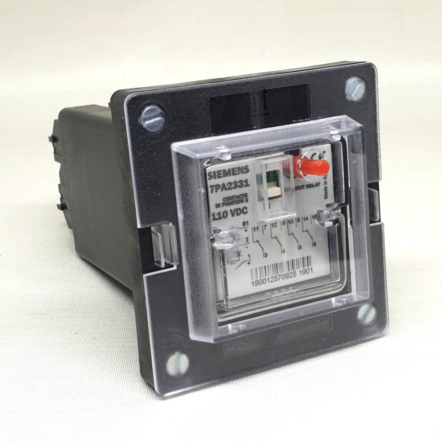 Siemens 7PA2331 Relay with Flush mounting sockets