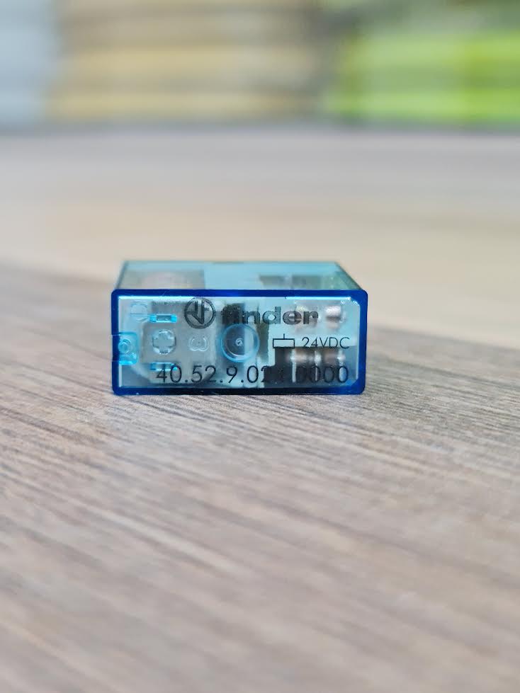 Miniature relay finder 40.52 type 40.52.9.024.0000