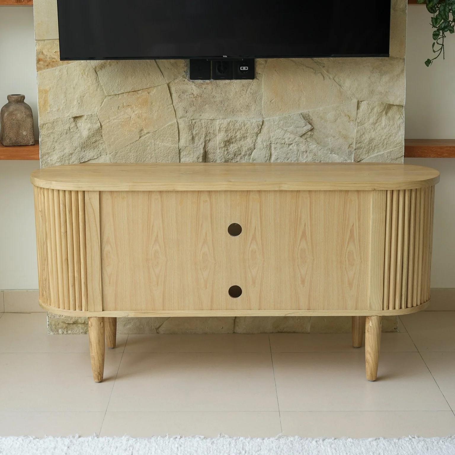 Giri TV Cabinet