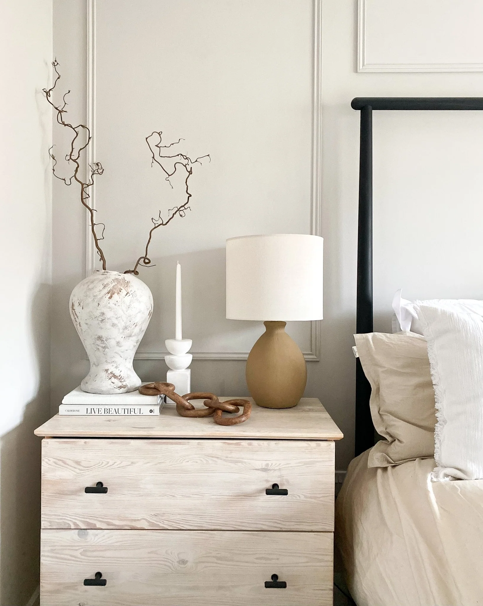 Aruna Ceramic Table Lamp