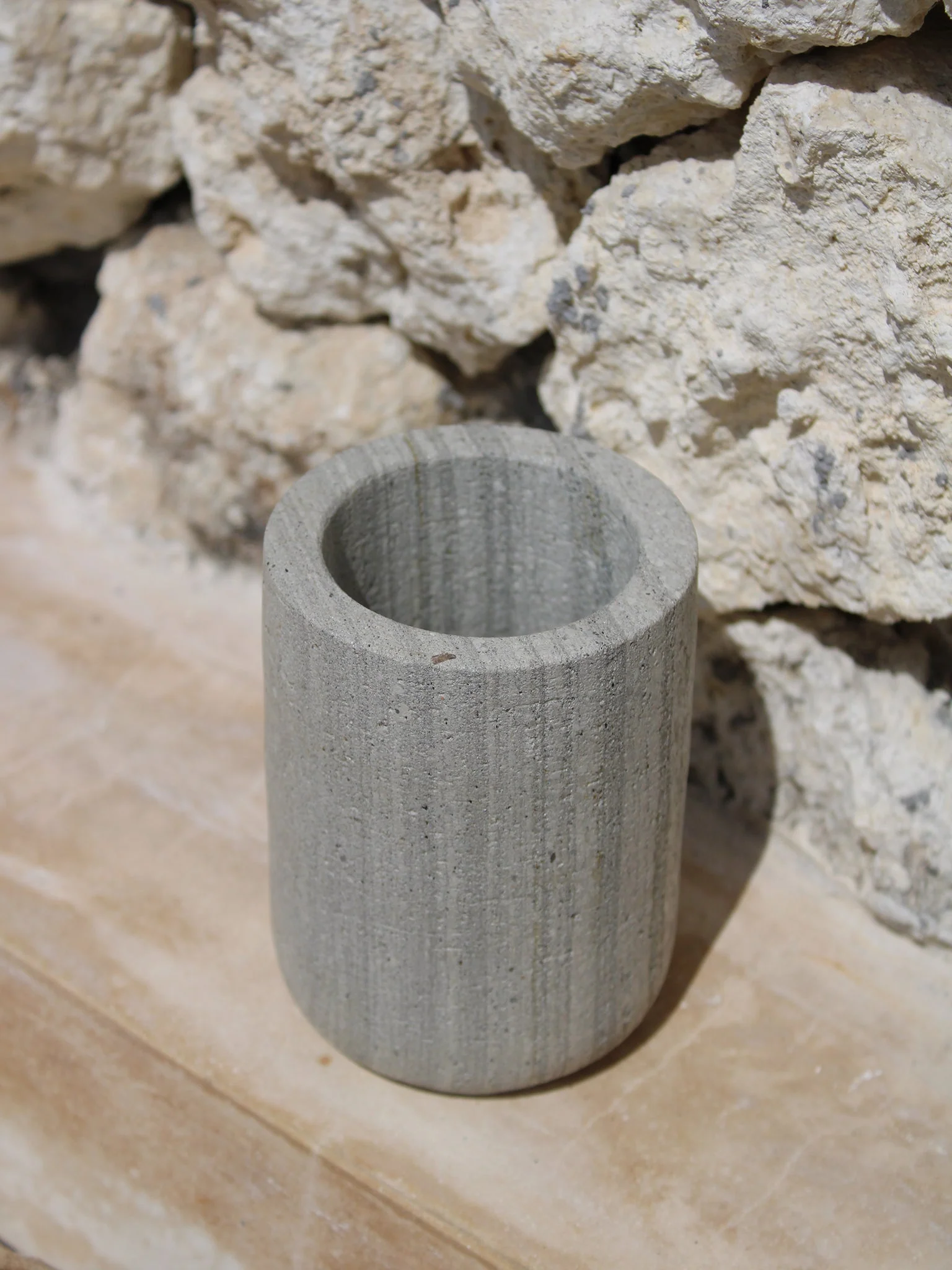 Watu Toothbrush Holder