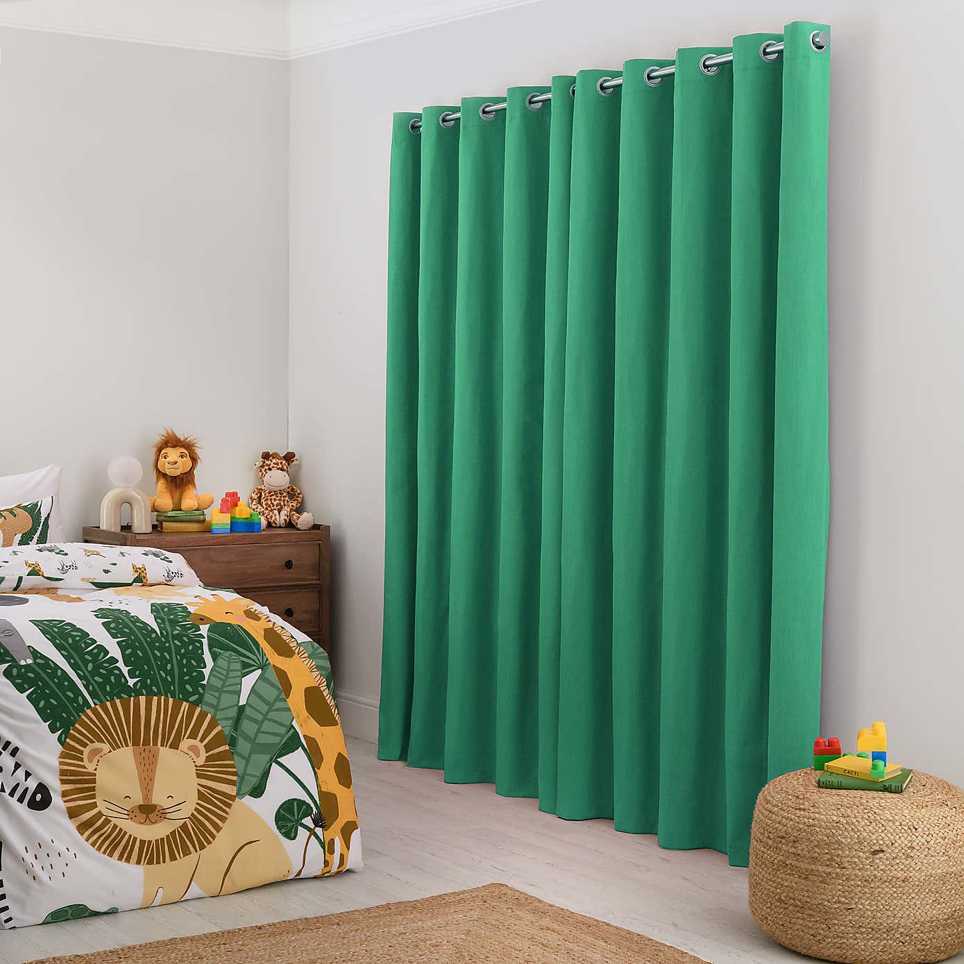 Solar Blackout Eyelet Curtains