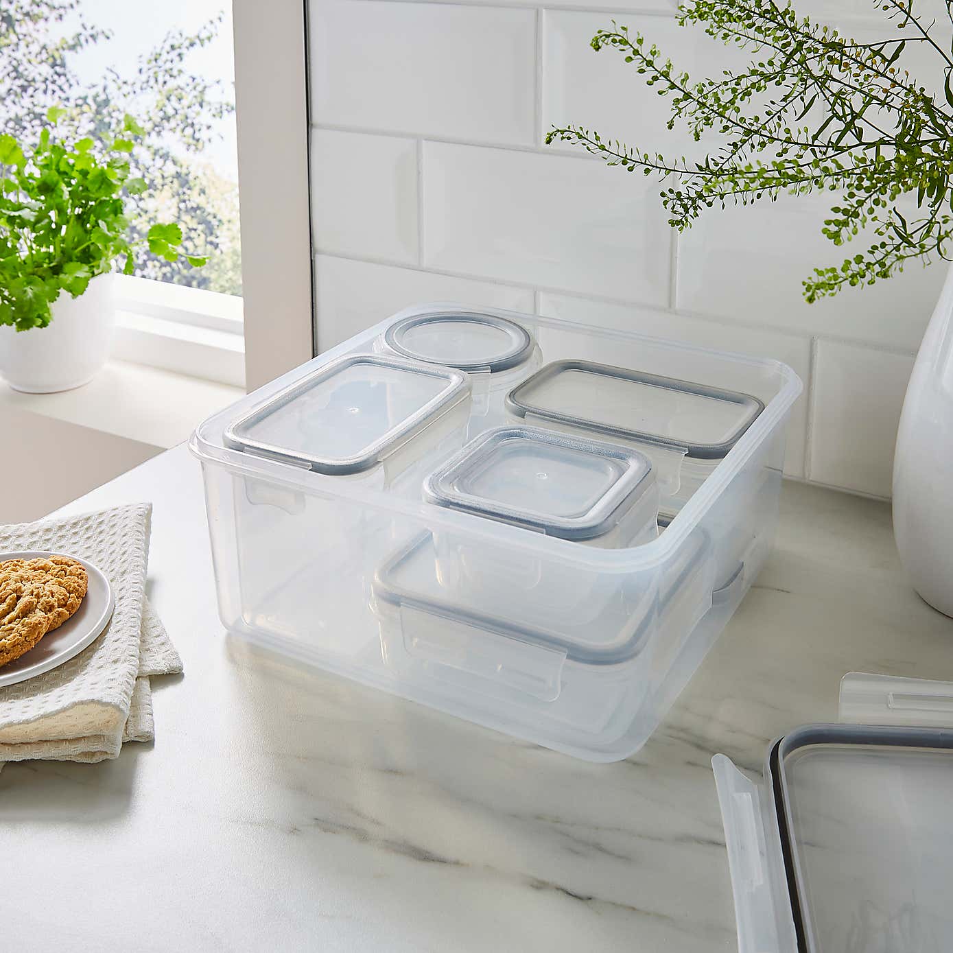 Set of 8 Clip Lock Containers
