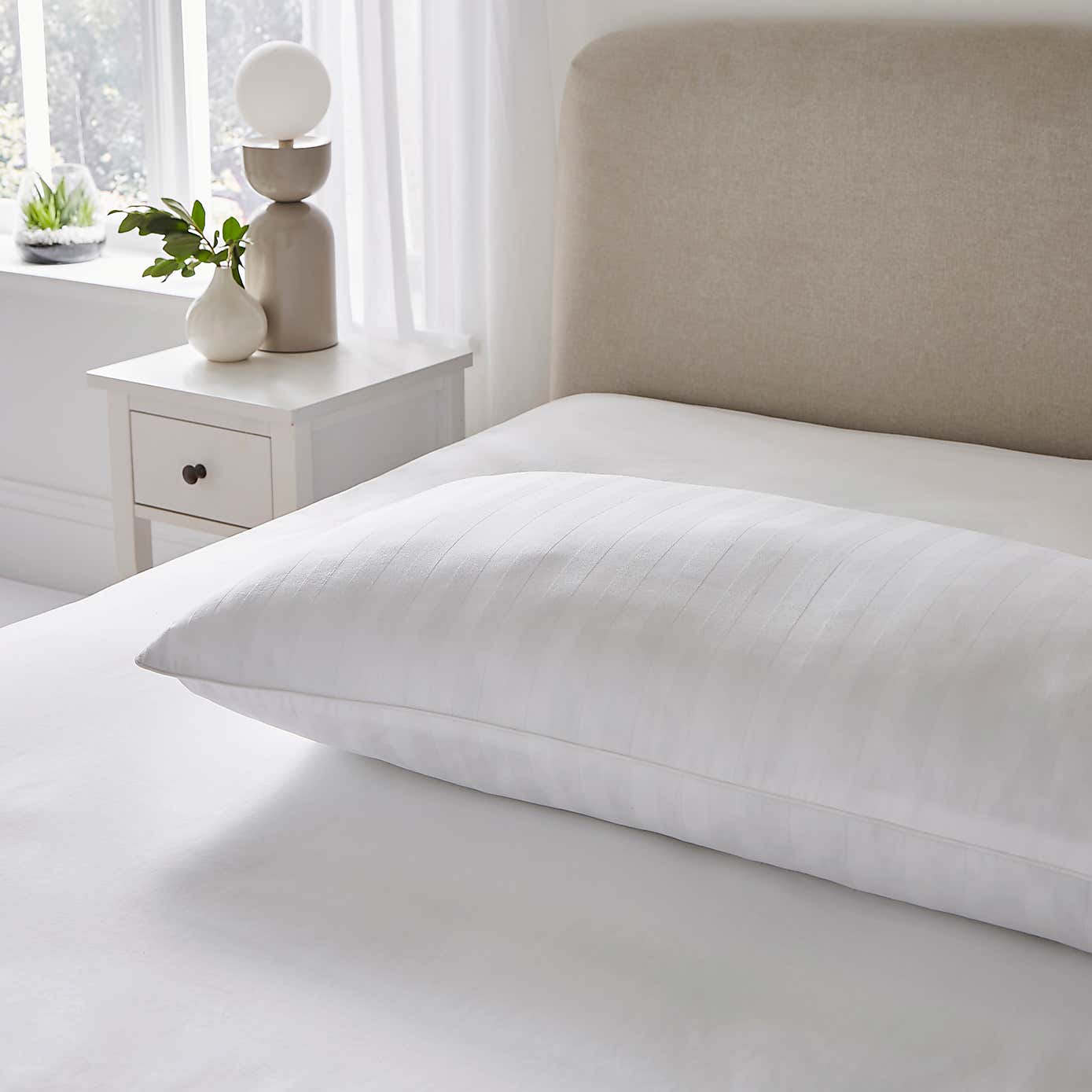 Hotel Luxury Cotton Kingsize Pillow
