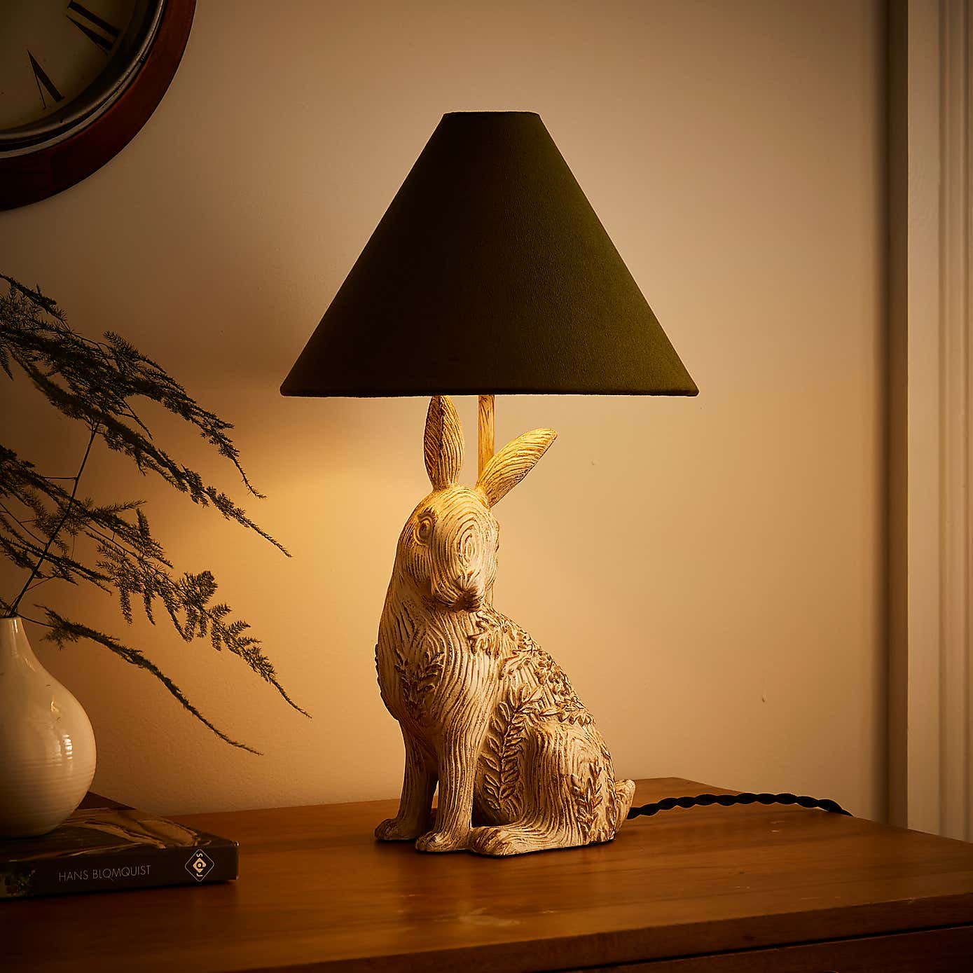 Hare Resin Table Lamp