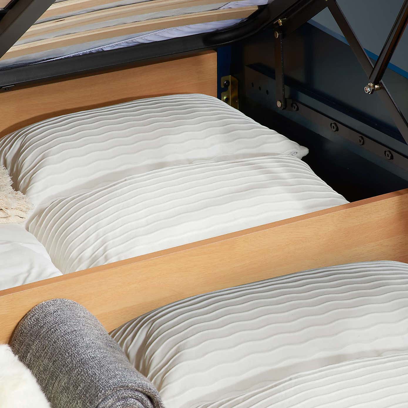 Winslow Ottoman Bedstead