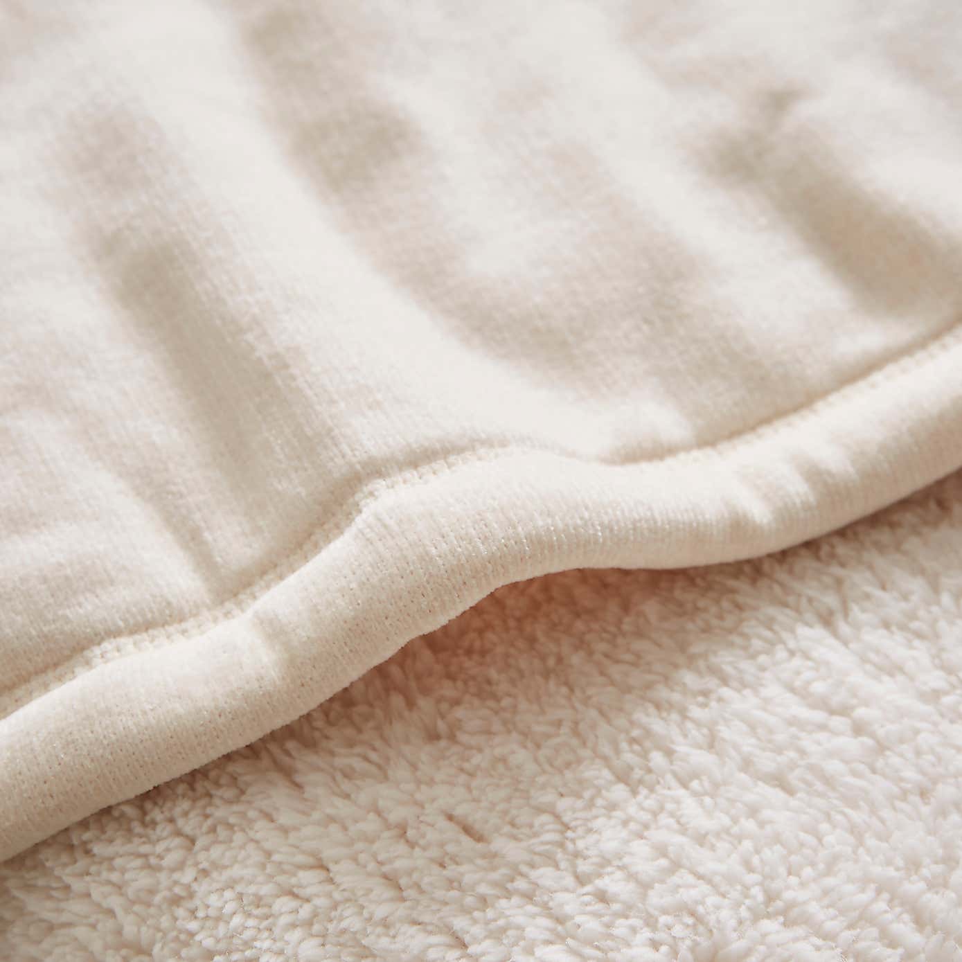 Cosy Chenille Throw 235cm x 235cm