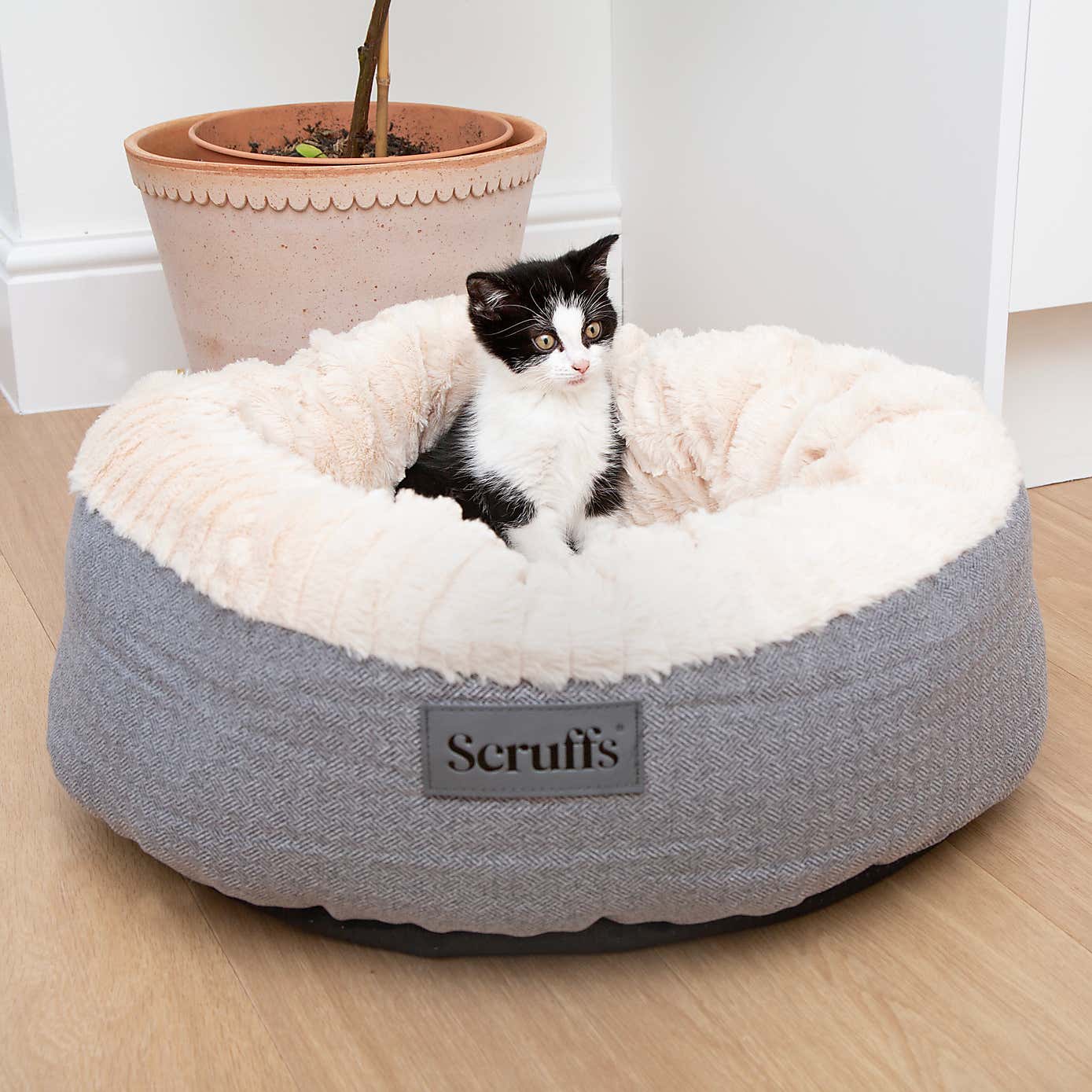 Scruffs Ellen Donut Pet Bed