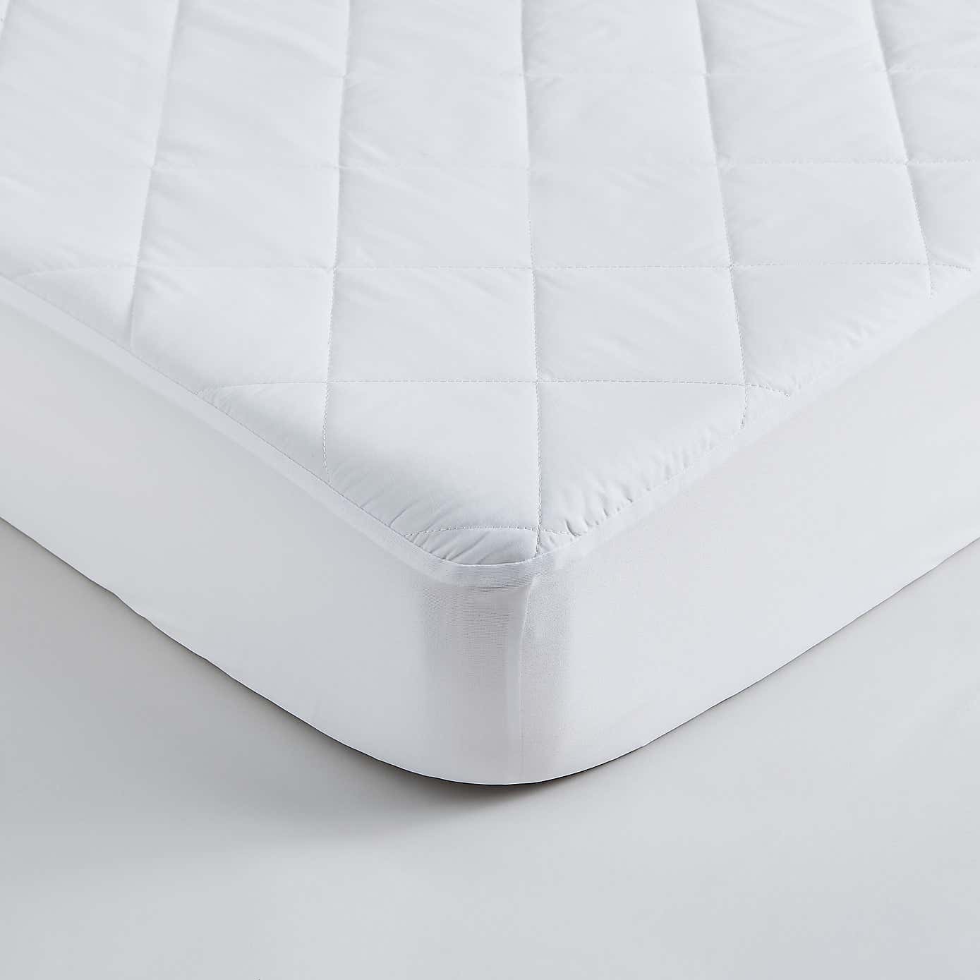 Soft Easycare Polycotton Mattress Protector