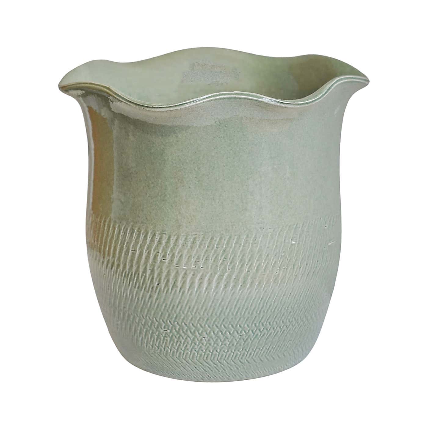 Camellia Scalloped Edge Ceramic Plant Pot