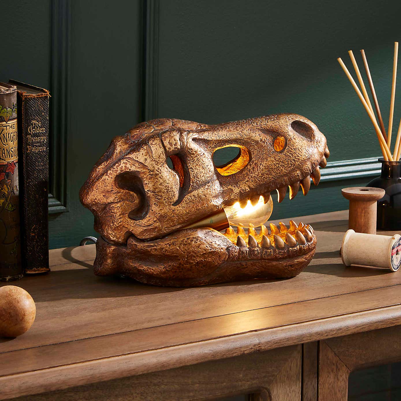 Tyrannosaurus Skull Table Lamp
