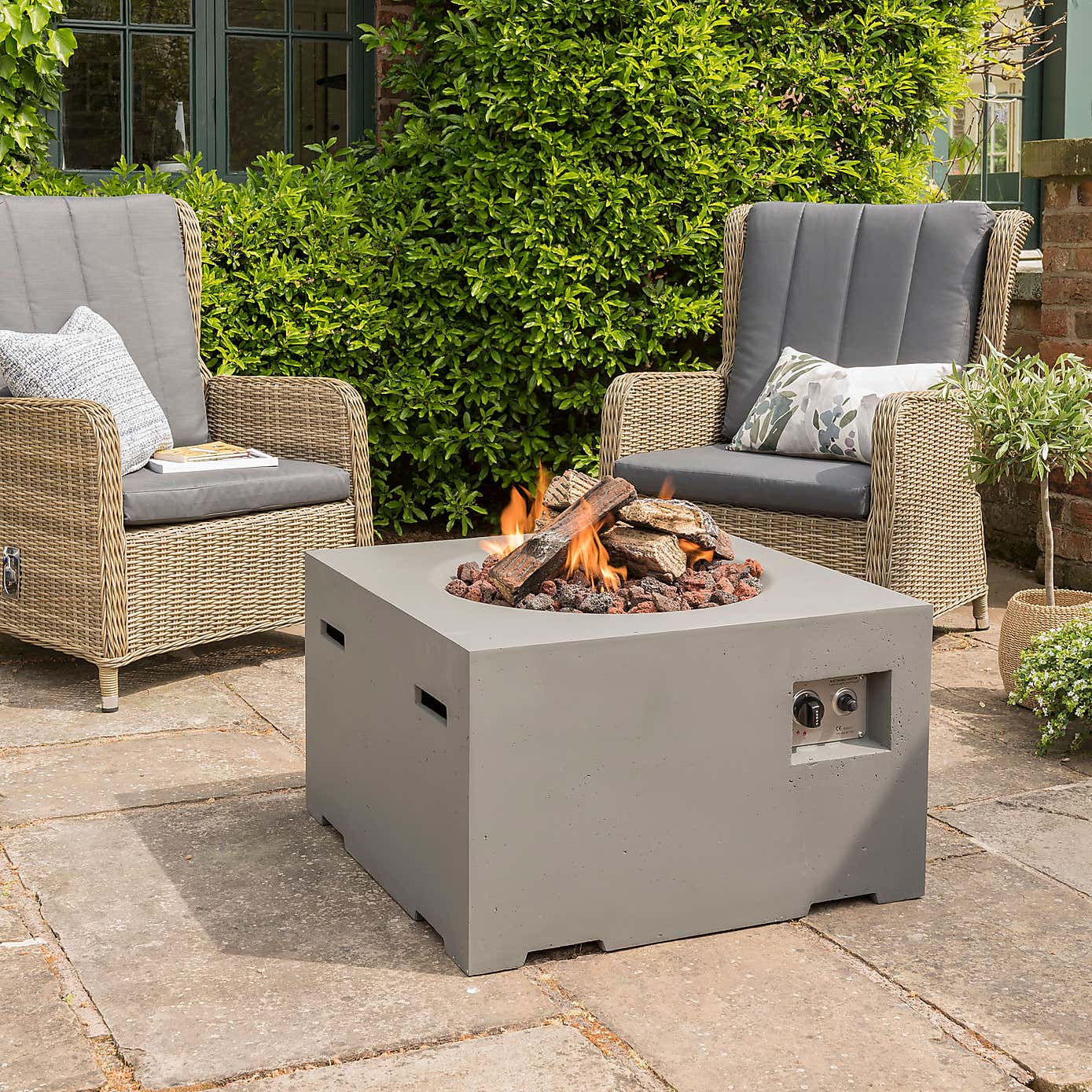 Happy Cocooning Small Square Grey Fire Pit