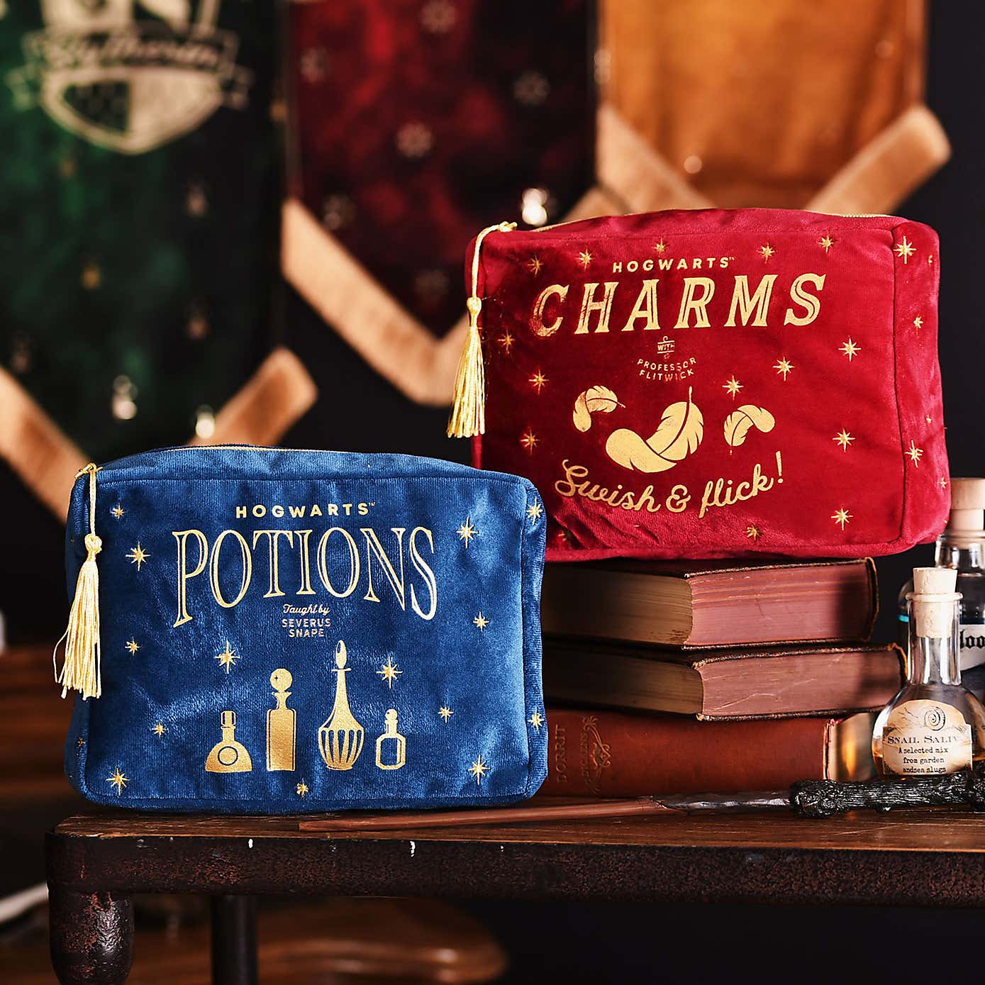 Harry Potter Alumni Charms Wash Bag