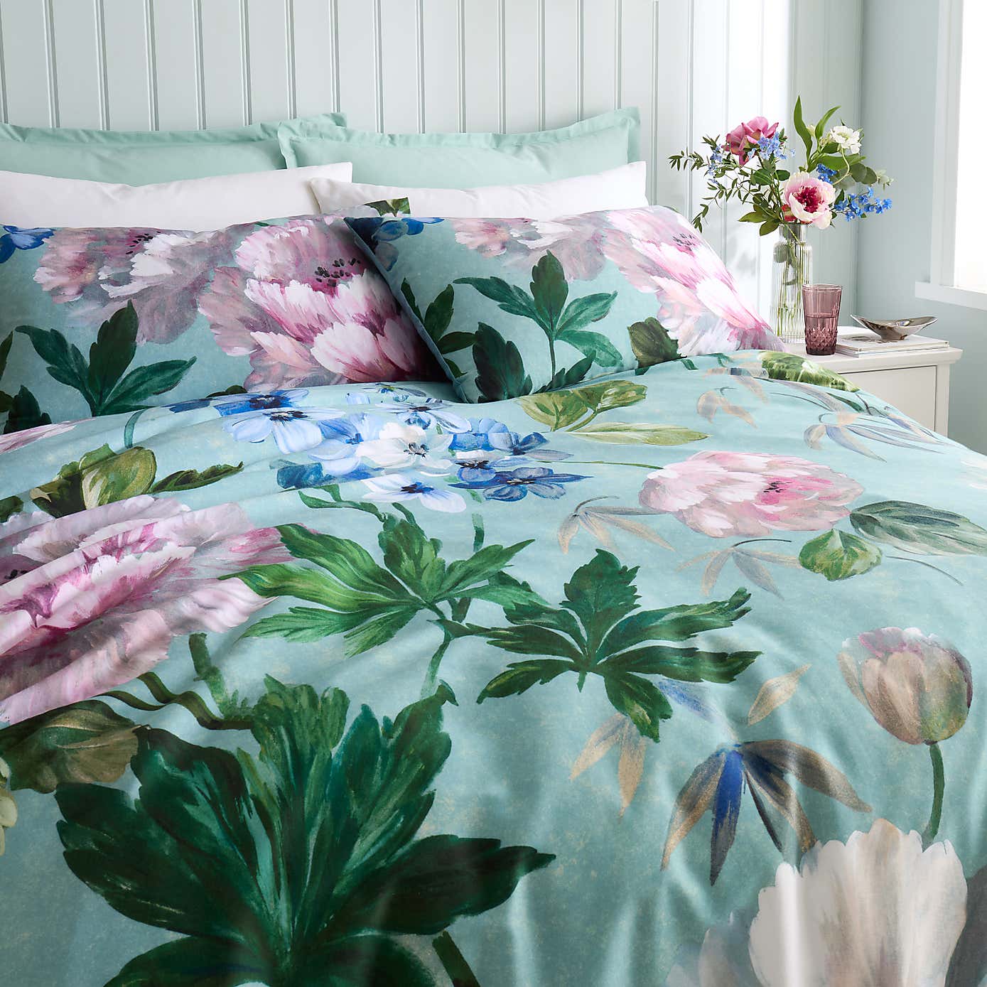 Amiri Blooms 180 Thread Count Cotton Sateen Duvet Cover & Pillowcase Set