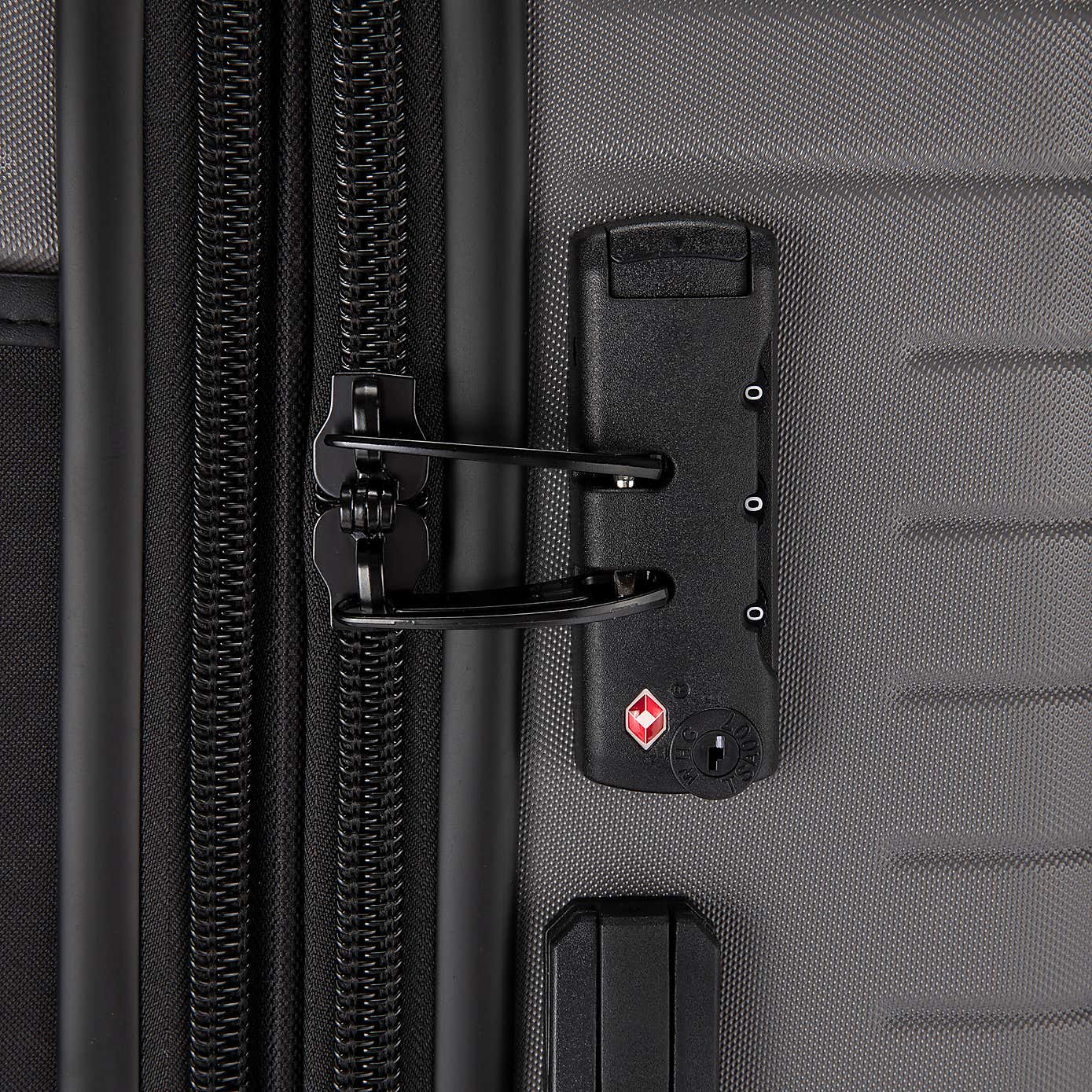 IT Luggage Attuned Hard Shell Suitcase