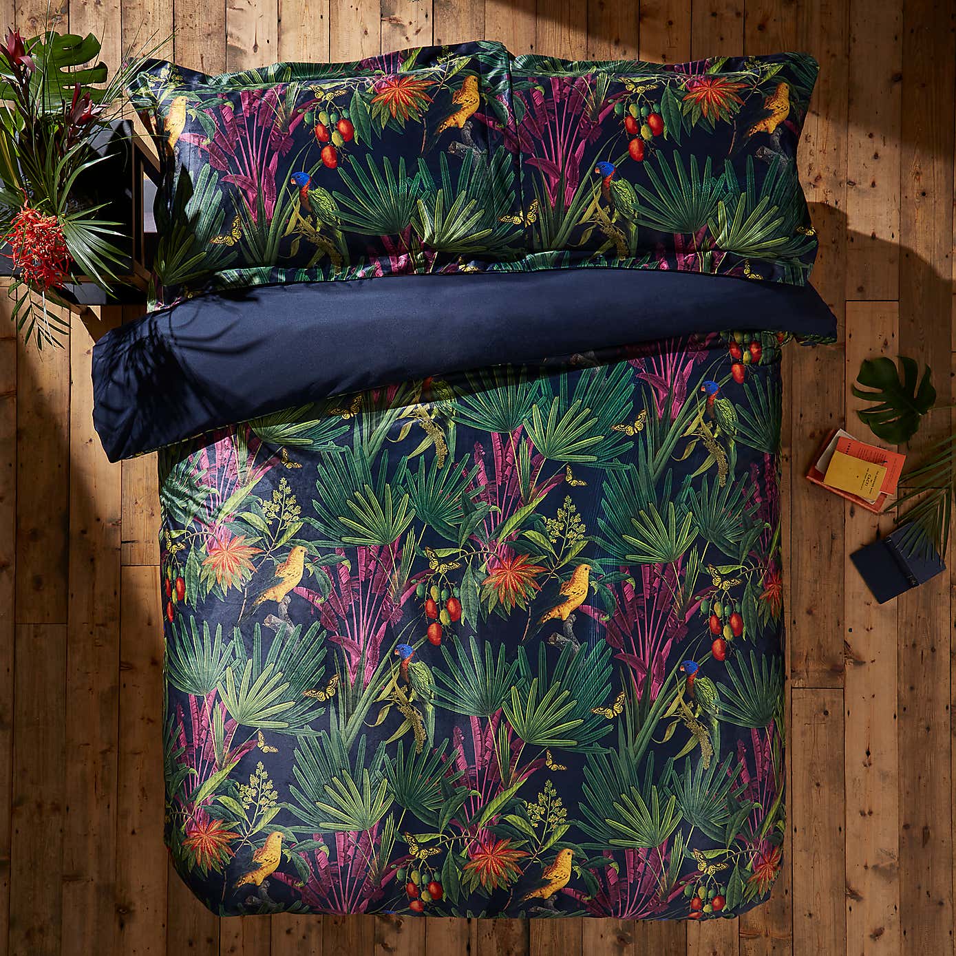 Tropical Treasures Oxford Pillowcase