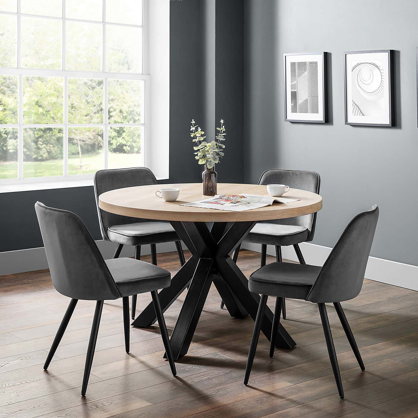 Berwick Round Dining Table Oak