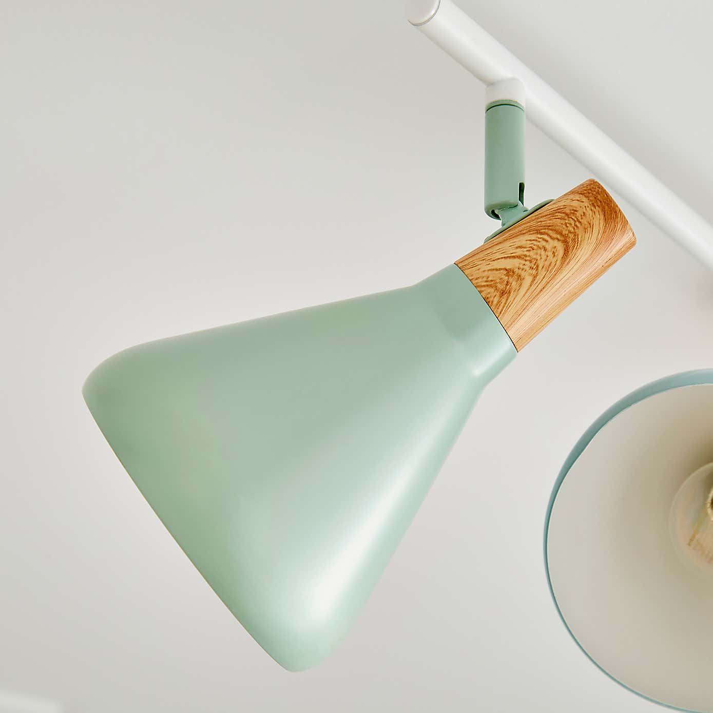 Wolston 4 Light Spotlight Bar