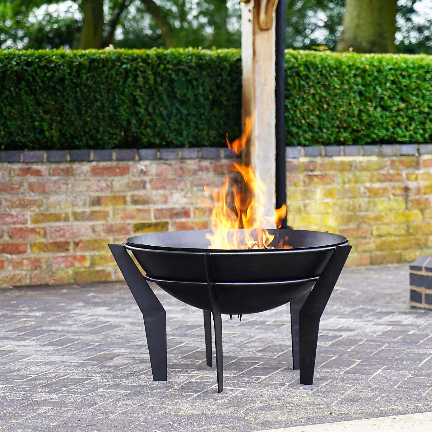 Outdoor Metal Kendal Firebowl with Stand