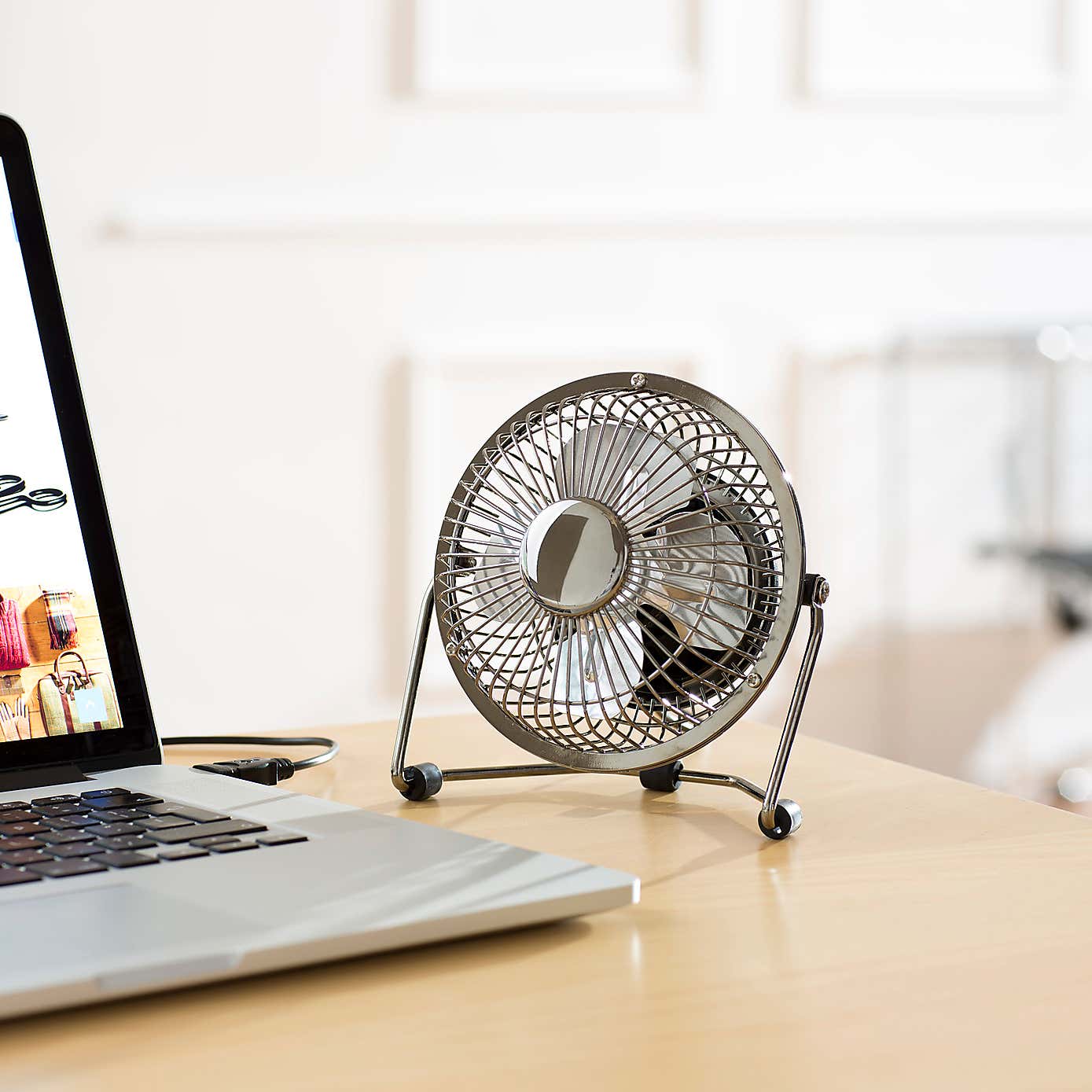 Chrome USB 4 Inch Desk Fan