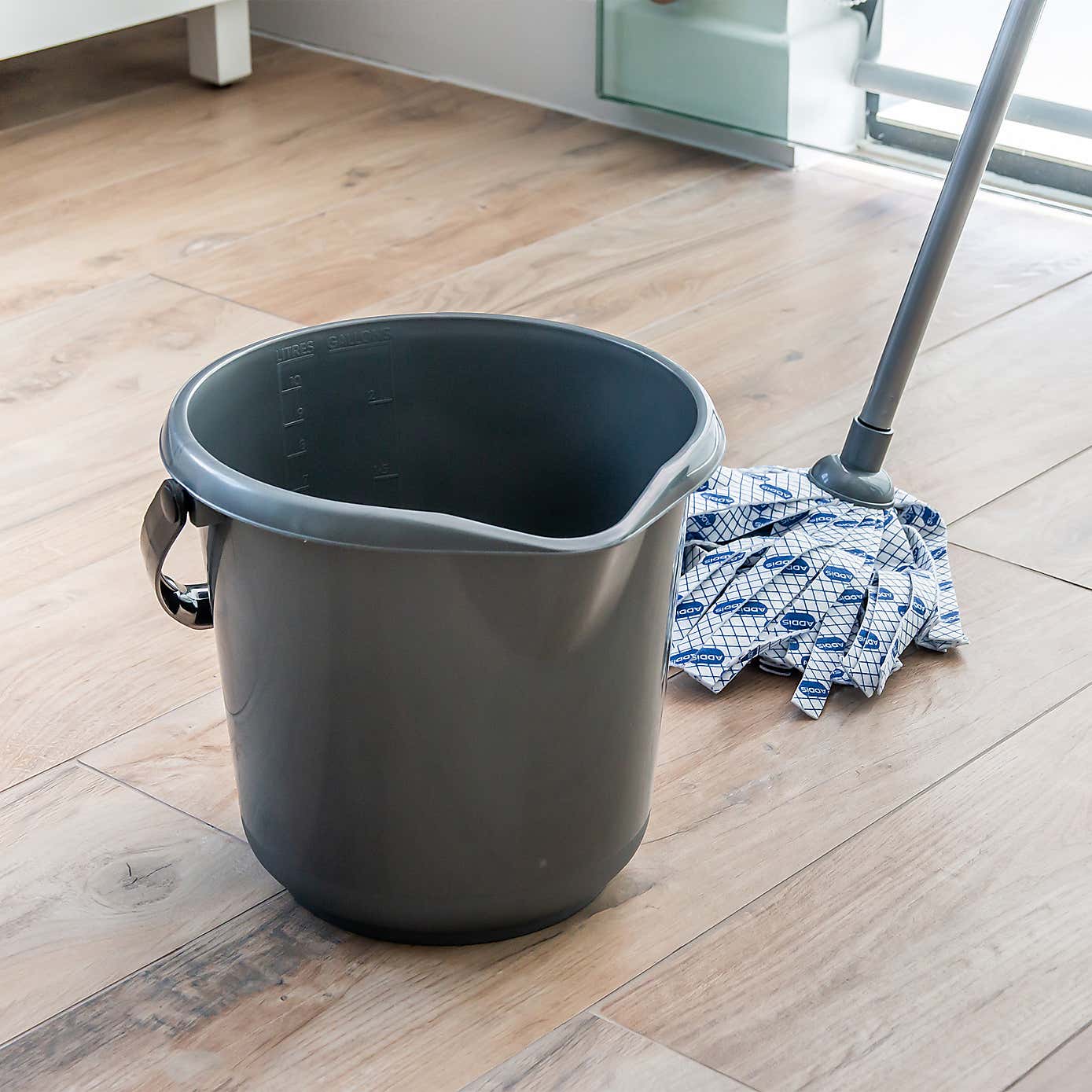 Addis Metallic Bucket, 10L