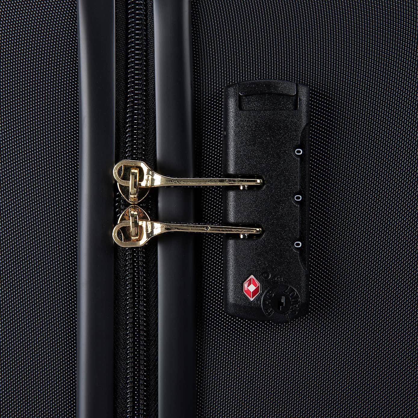 IT Luggage Set of 3 Recline Hard Shell Suitcases