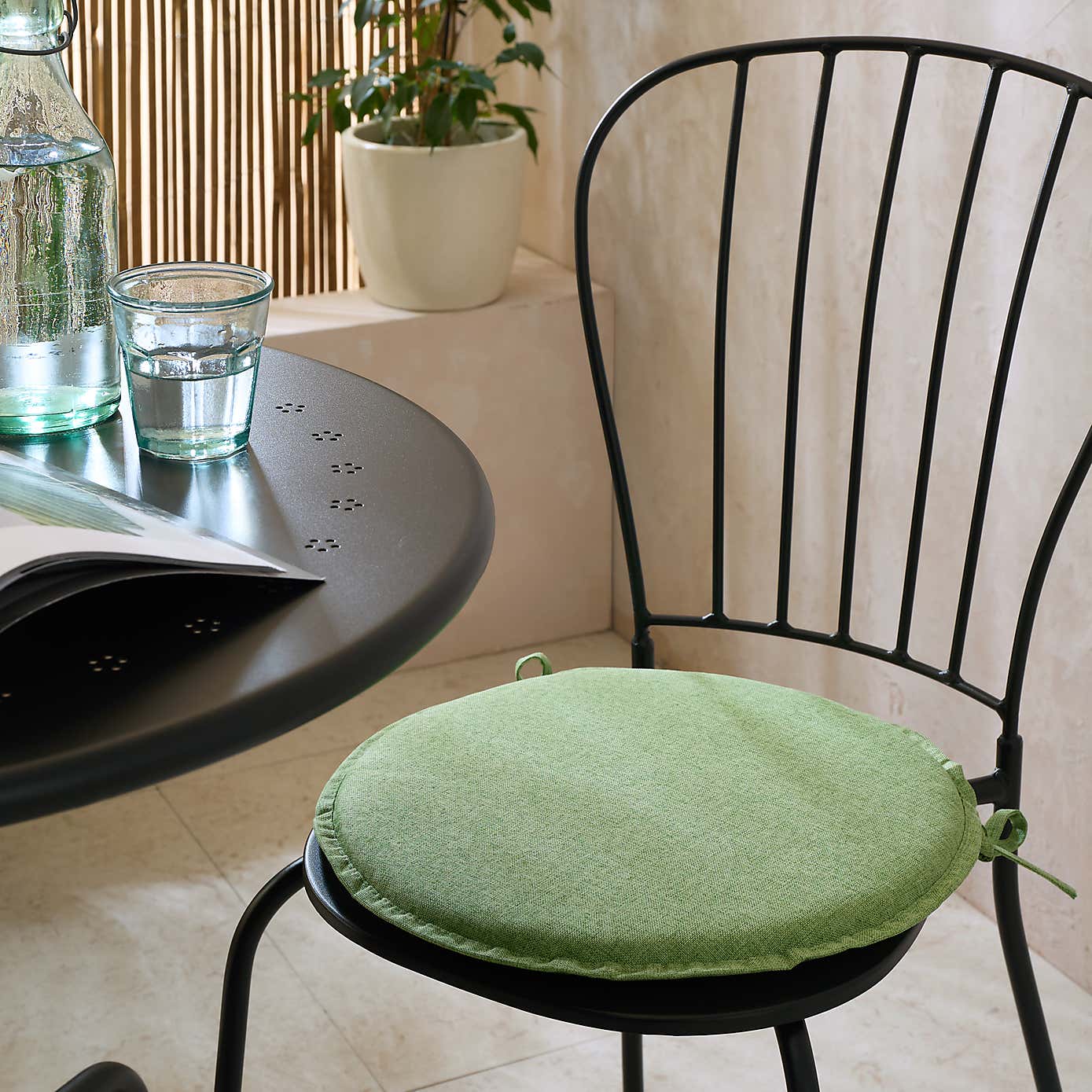 Set of 2 Water Resist Round Seat Pads