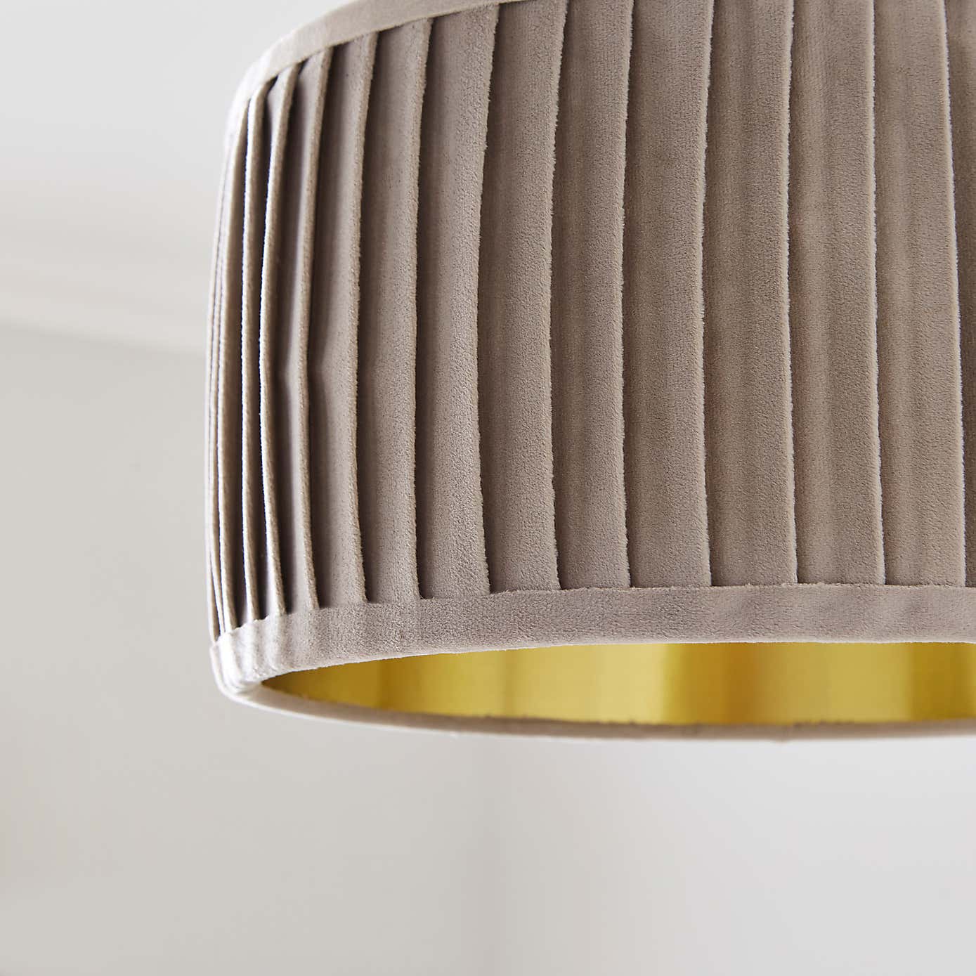 Sawyer Pleated Velvet Drum Lamp Shade