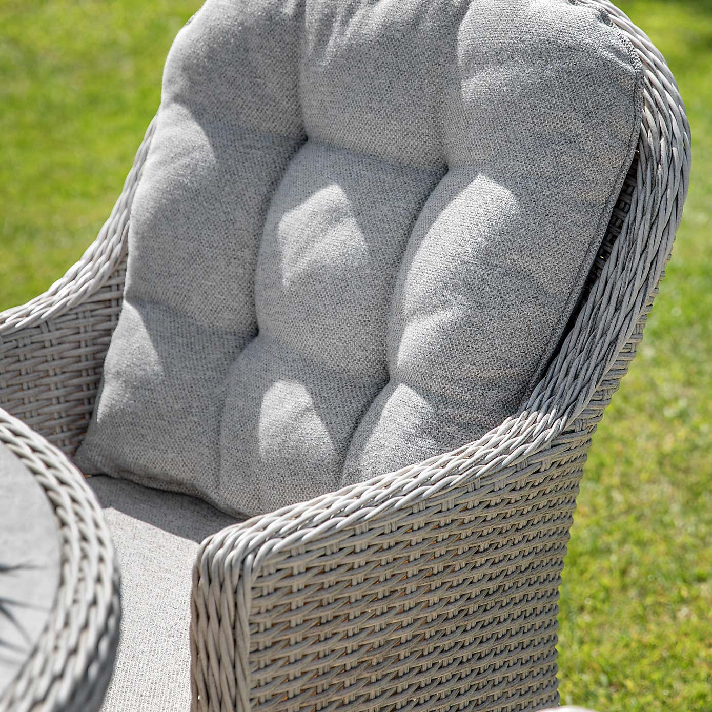 Kingsdown 4 Seater Round Dining Set