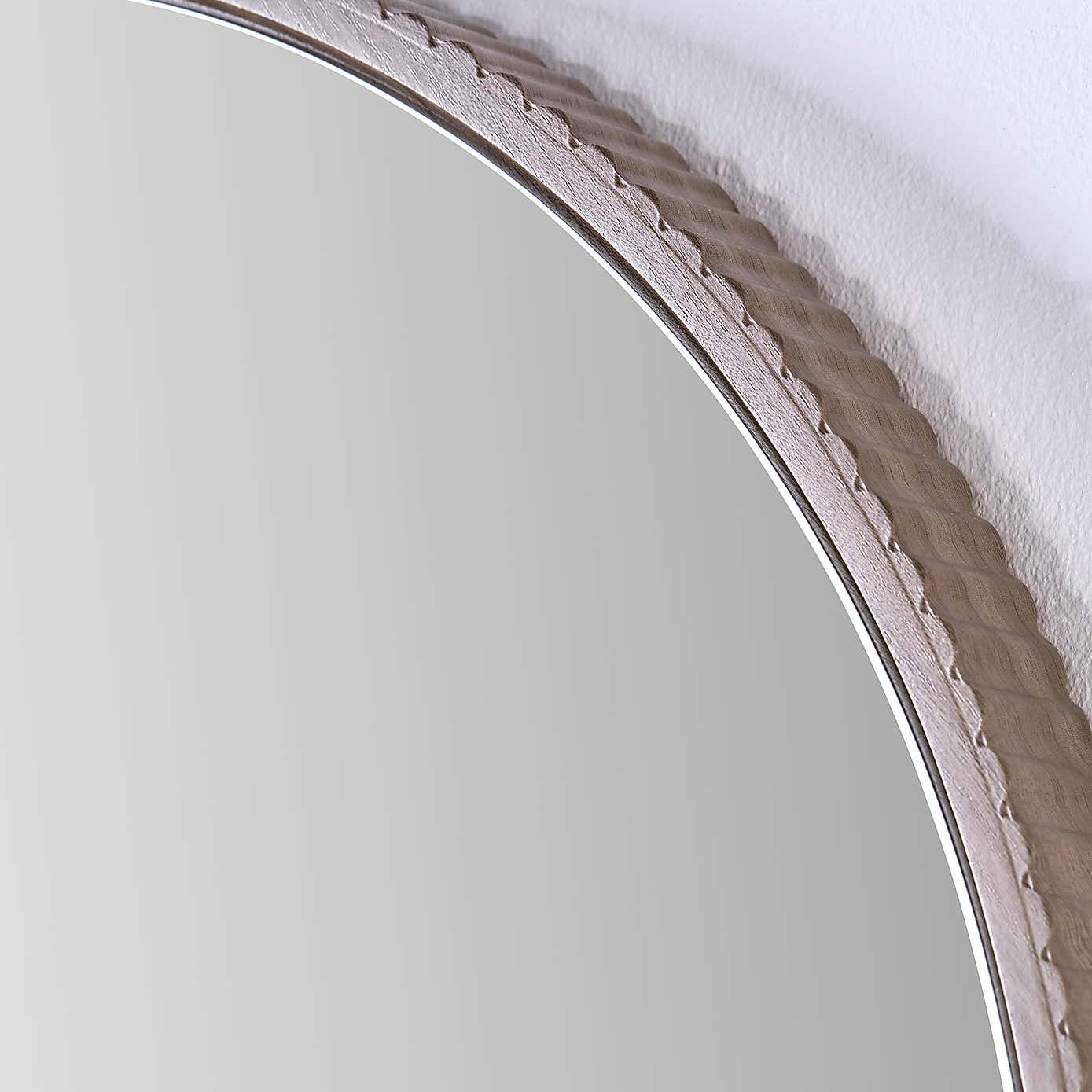 Oak Veneer Textured Edge Round Wall Mirror