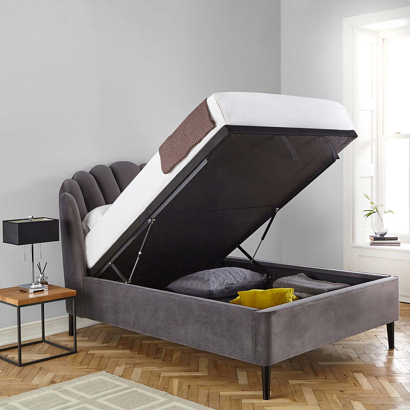 Vivian Ottoman Bed