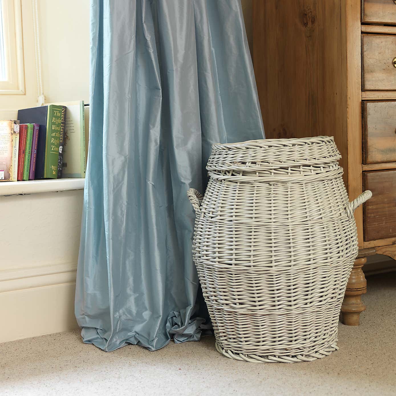 Rust-Oleum Blossom White Satin Painter's Touch Spray Paint 400ml