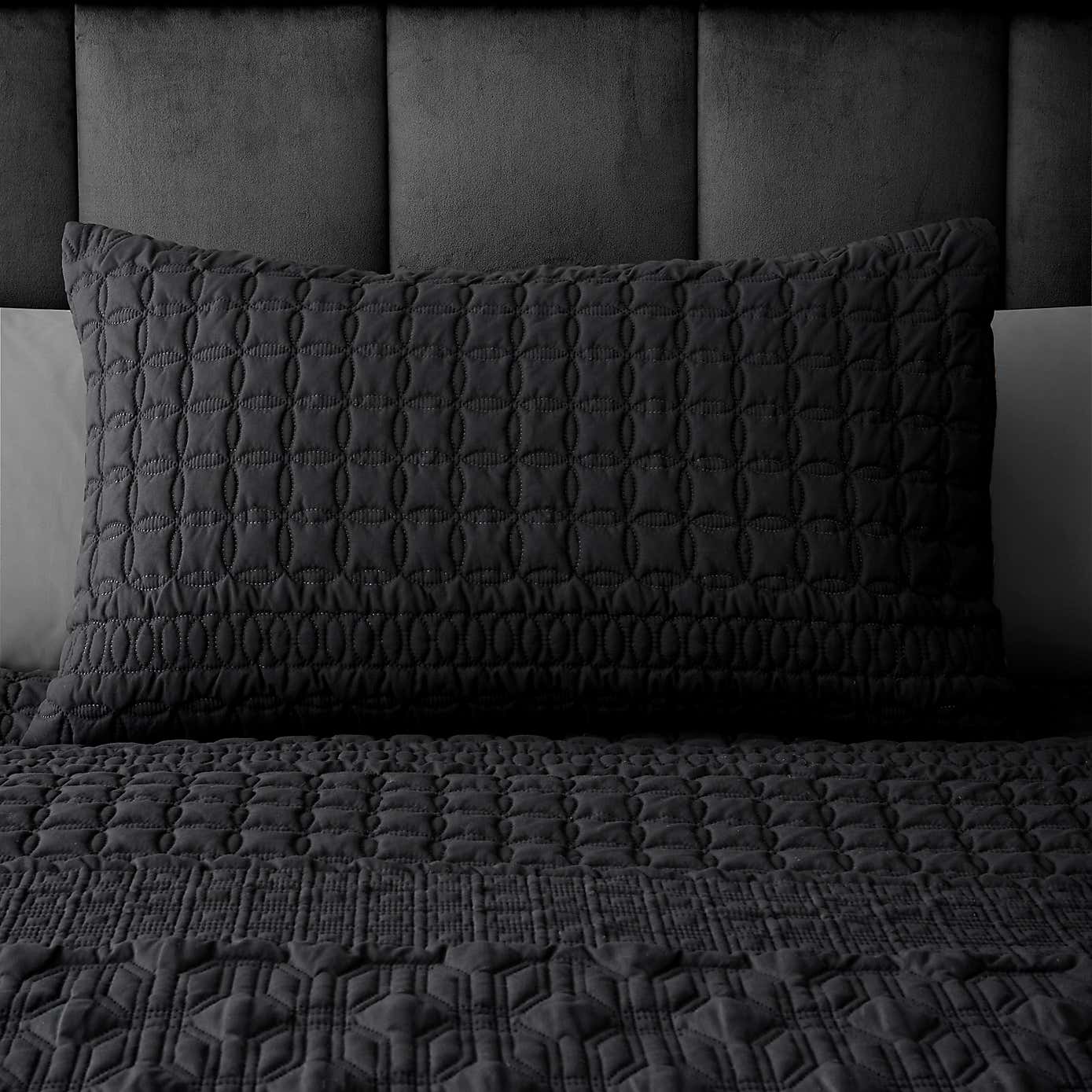 Billie White Duvet Cover and Pillowcase Set