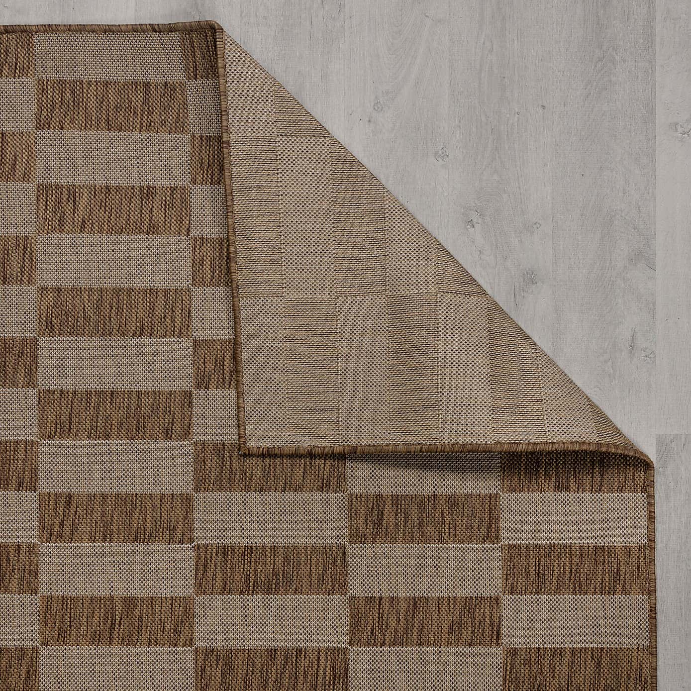 Checkerboard Indoor Outdoor Rug