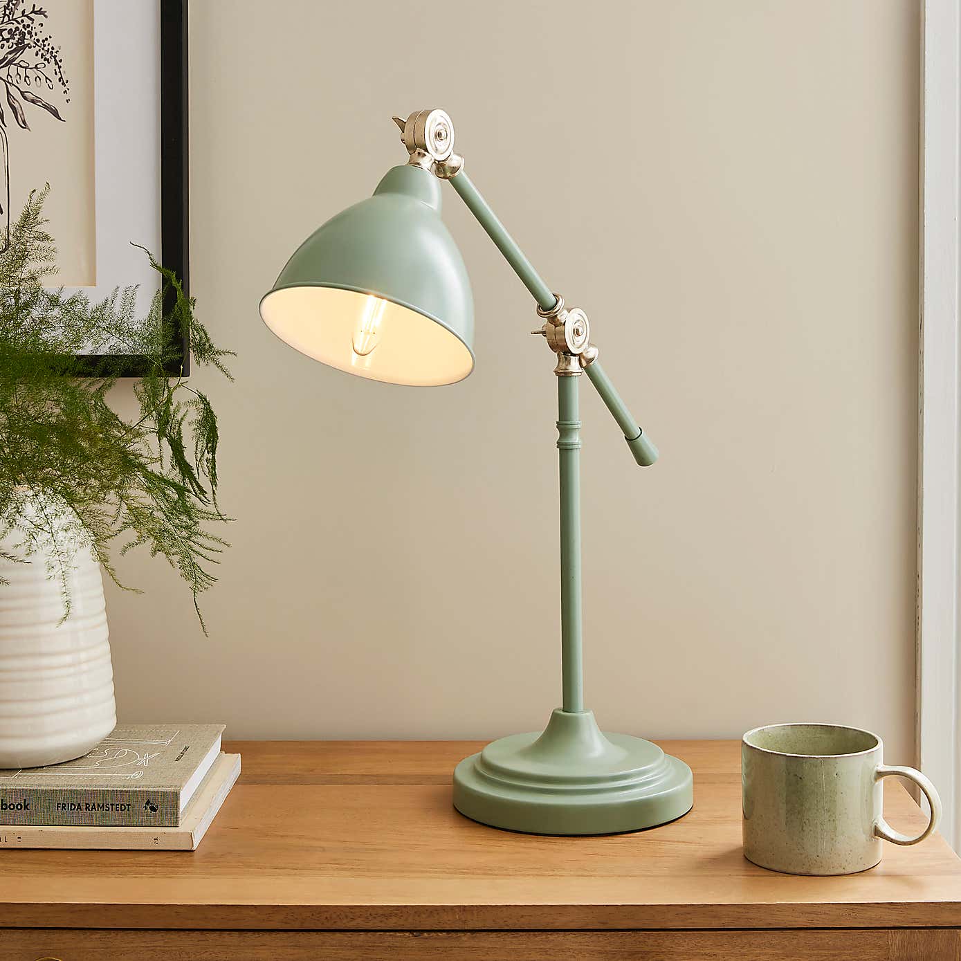 Lever Arm Desk Lamp
