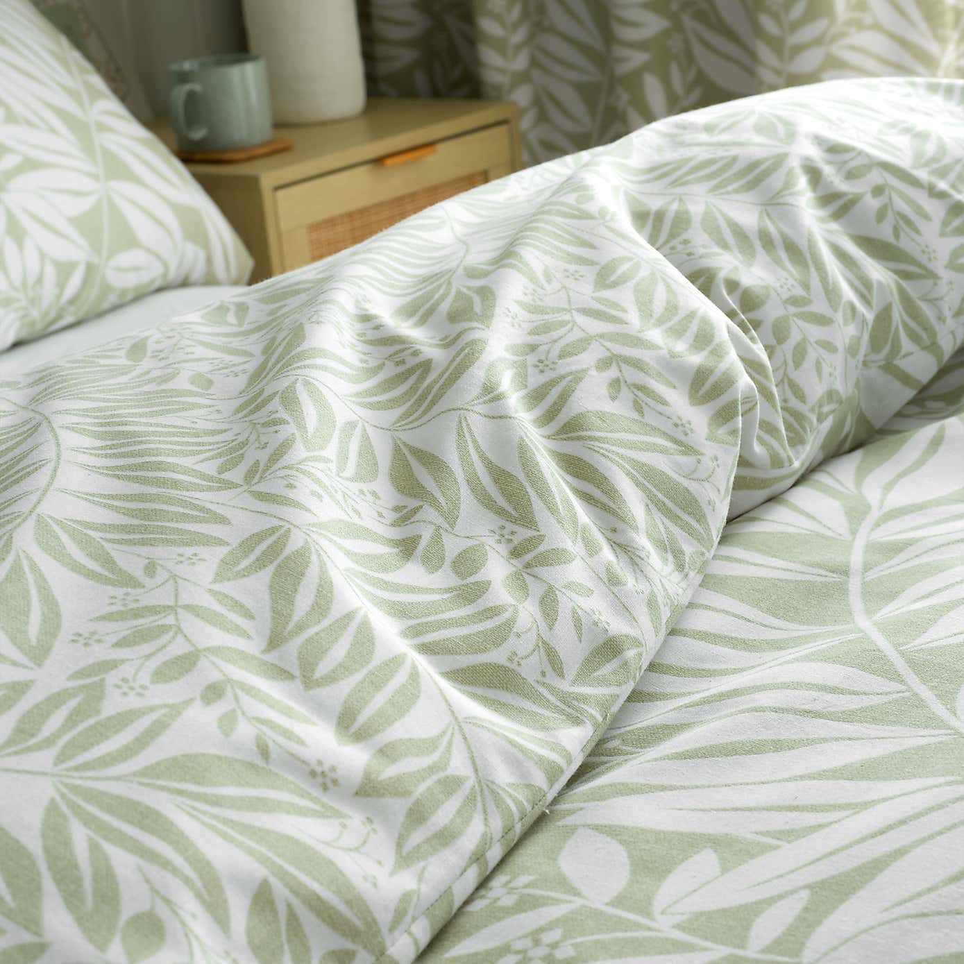 Catherine Lansfield Sorrel Leaves Reversible Duvet Cover & Pillowcase Set