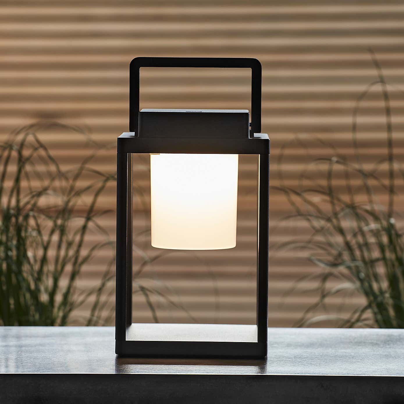 Vogue Alti Outdoor USB Rechargeable Table Light