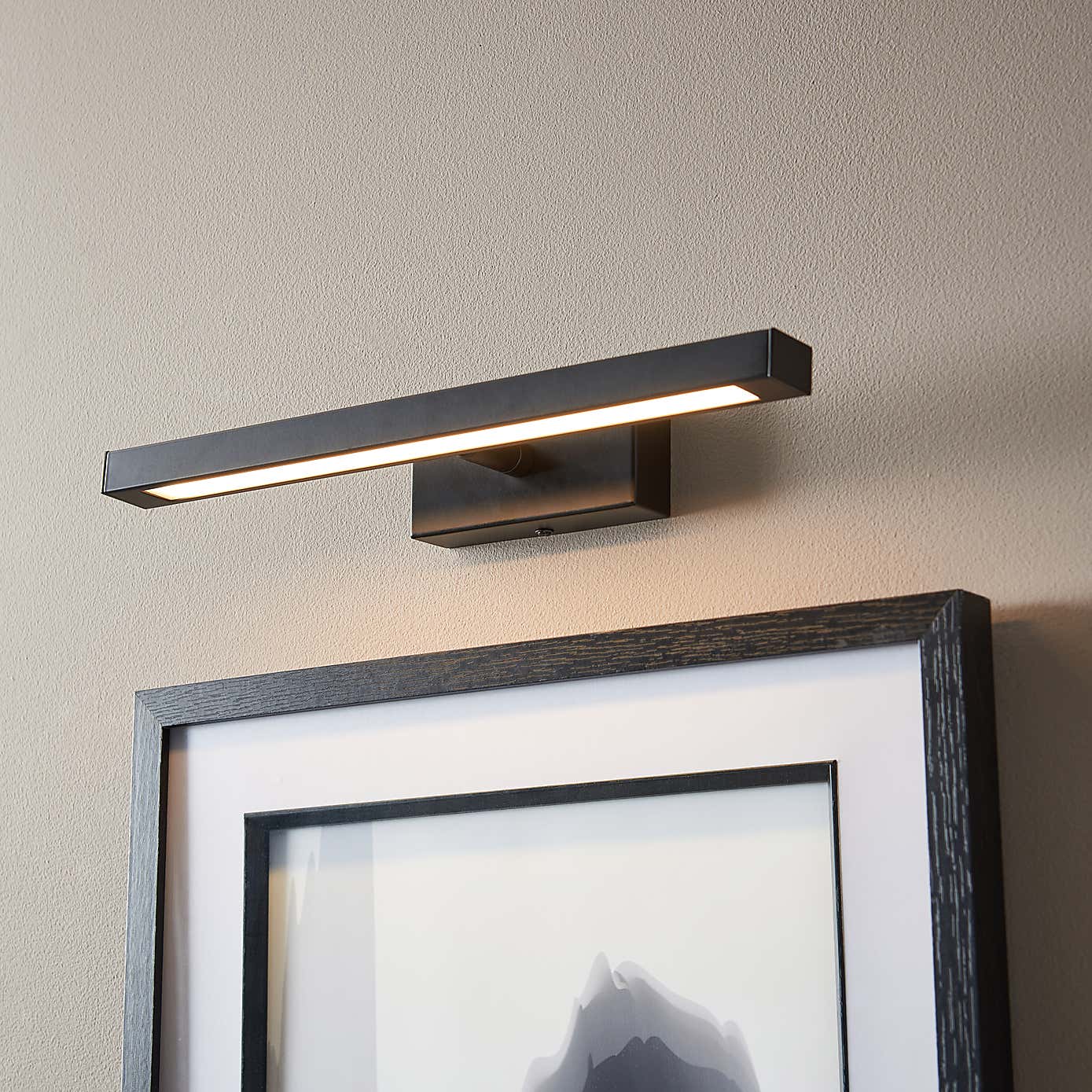 Zoie Modern LED Adjustable Picture Wall Light