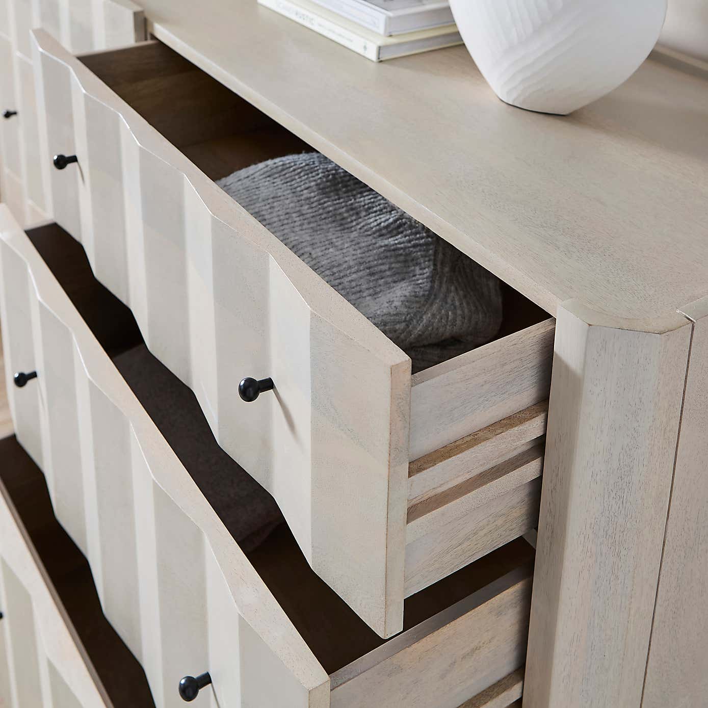 Willa 6 Drawer Chest