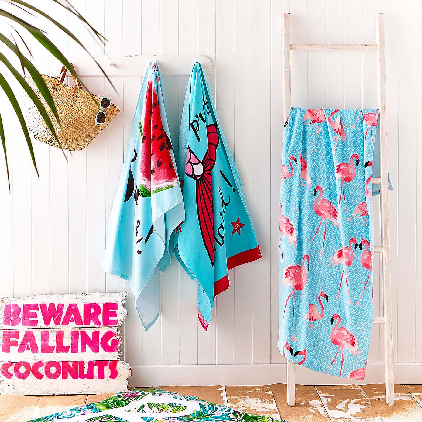 Catherine Lansfield Flamingo Beach Towel