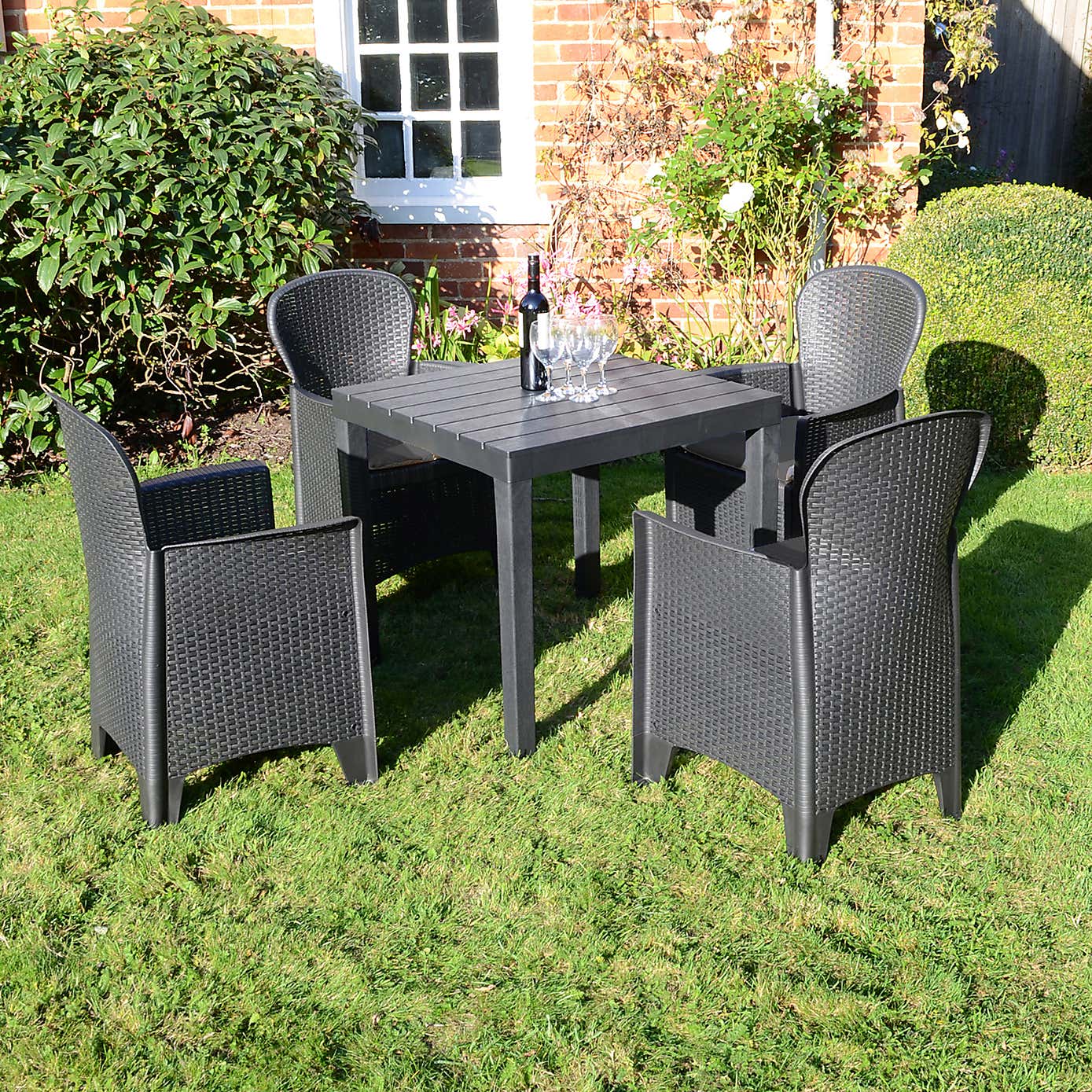 Trabella Roma 4 Seat Bench Dining Set Set