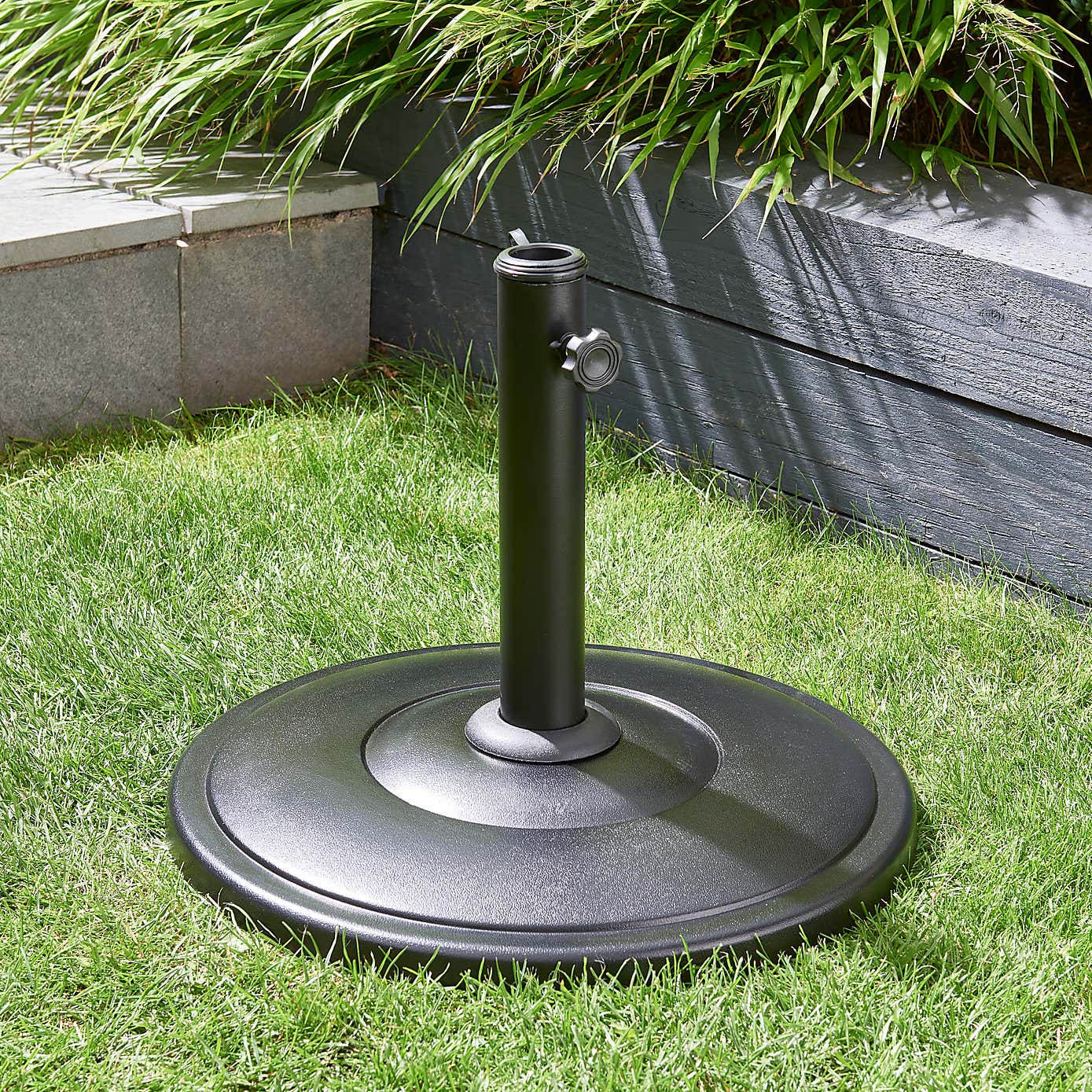 Black Concrete Parasol Base