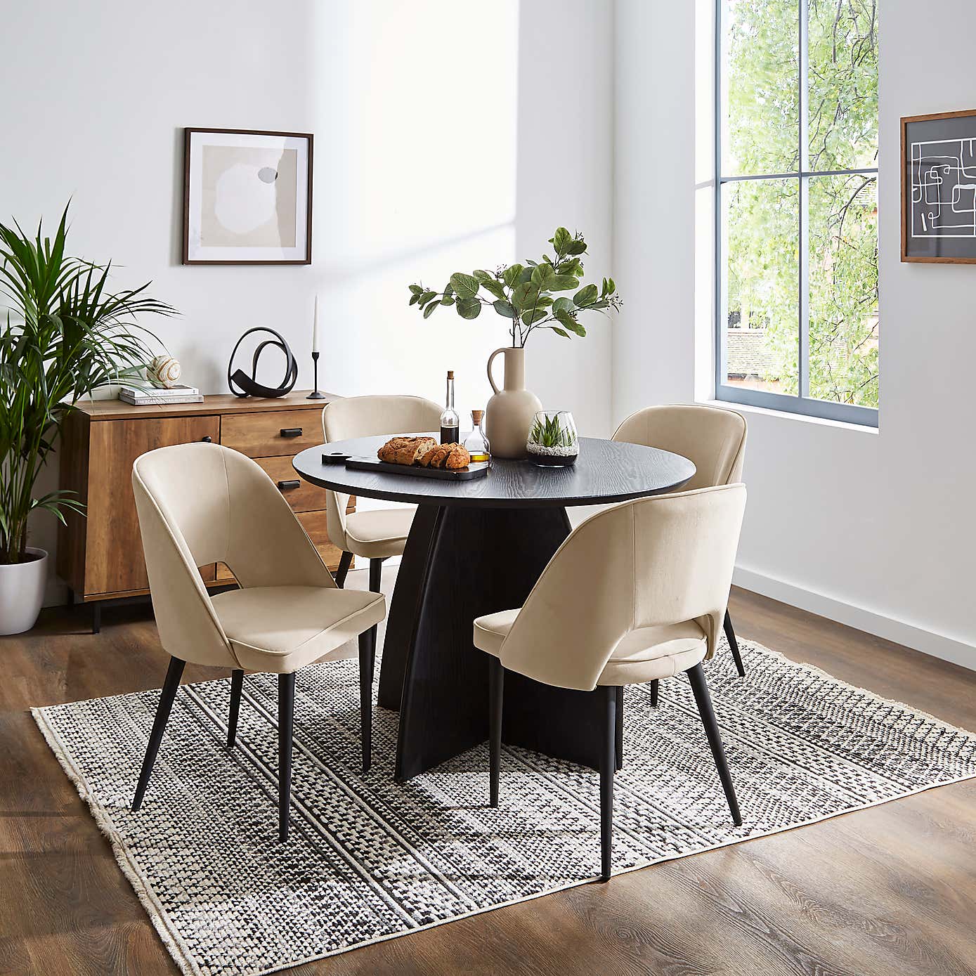 Effy Round Dining Table with 4 Lillia Ivory Boucle Dining Chairs