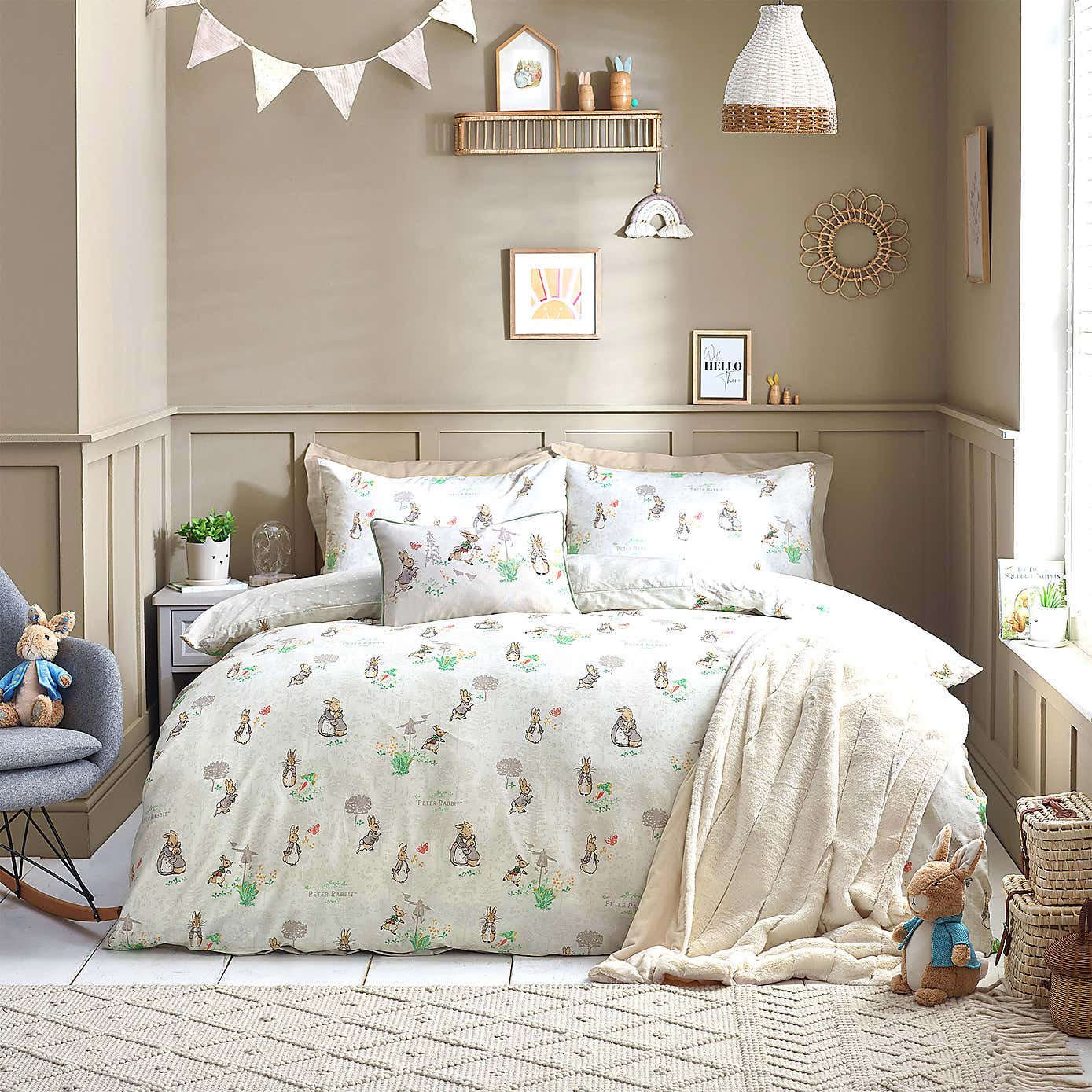 Peter Rabbit Classic Duvet Cover and Pillowcase Set