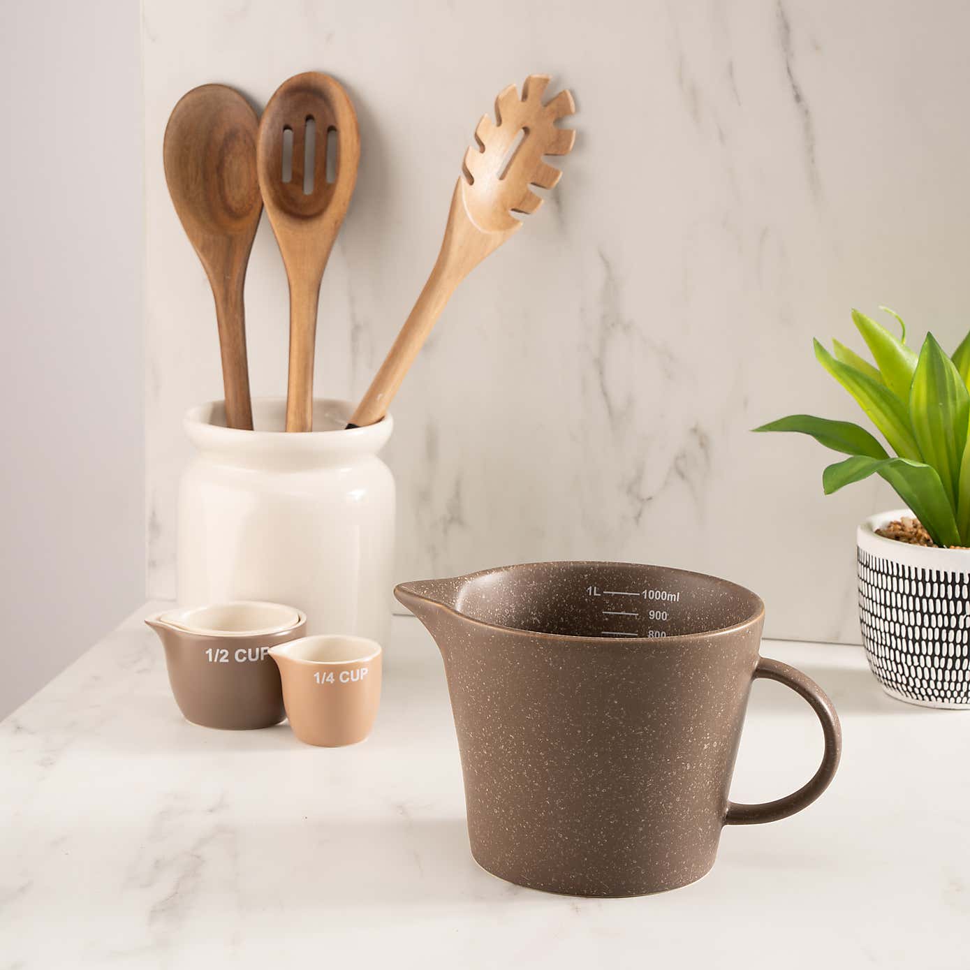 Speckled Measuring Jug Dark Brown