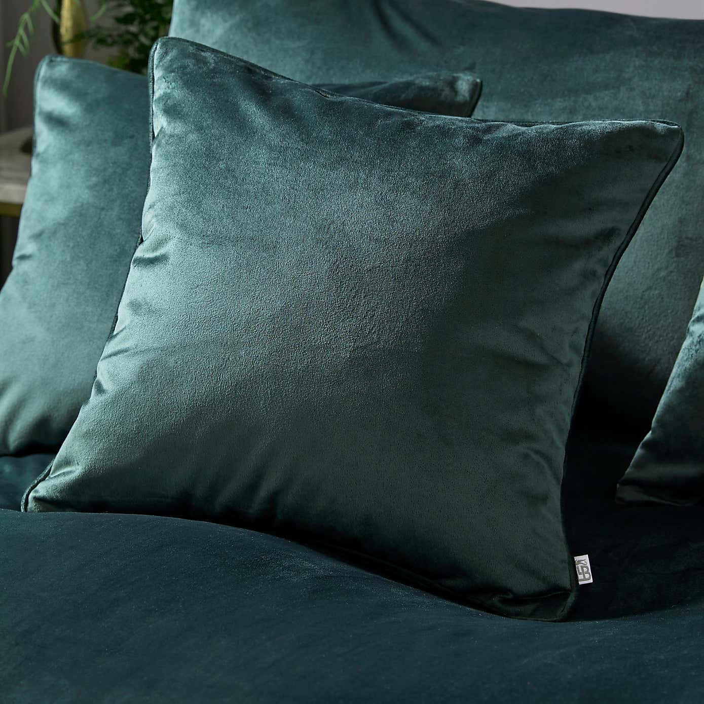 Laurence Llewelyn-Bowen Montrose Blackout Eyelet Curtains